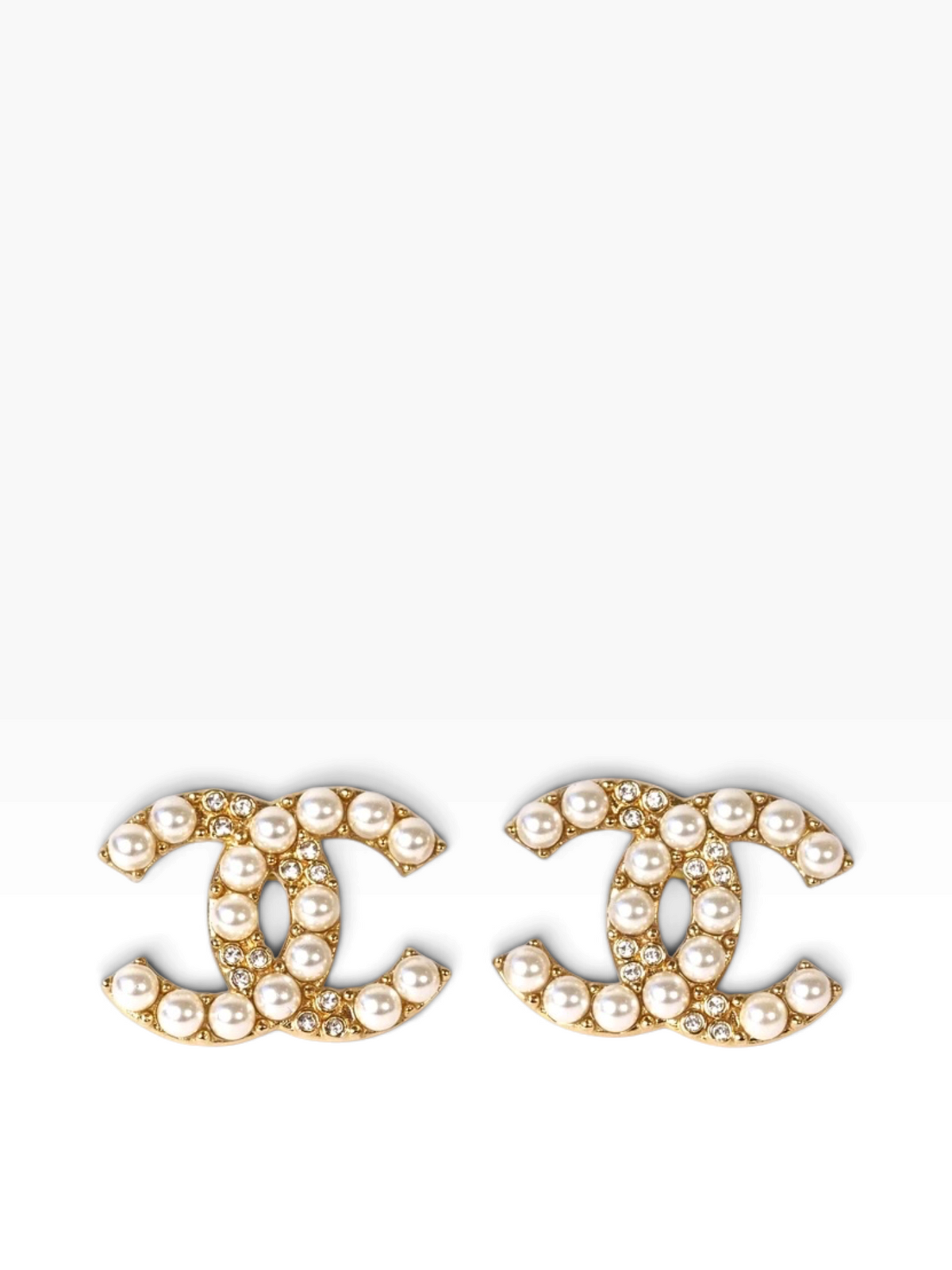 Chanel Pearl CC Logo Earring 25V