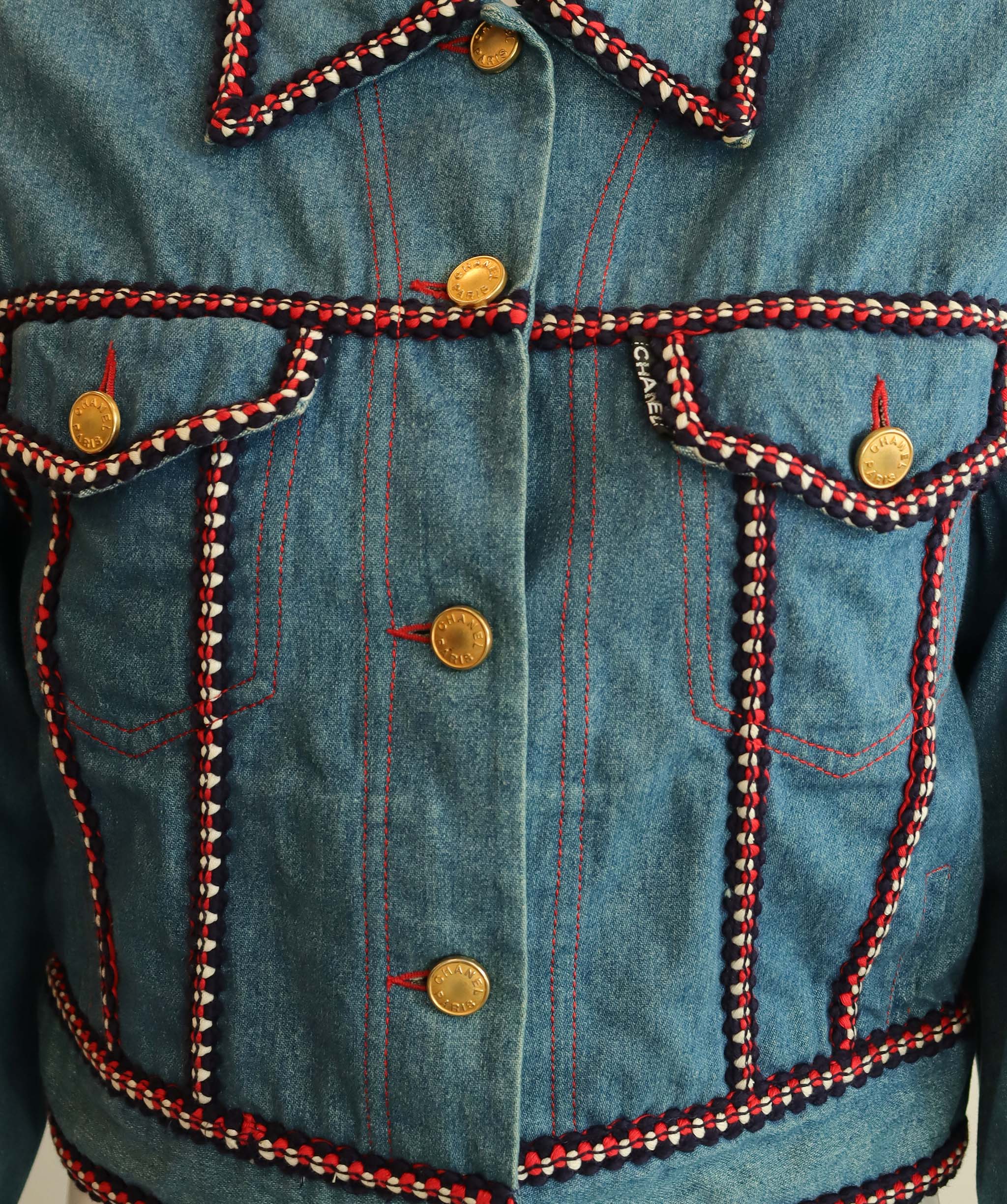 Chanel Denim Jacket size 42 DXBCD1225