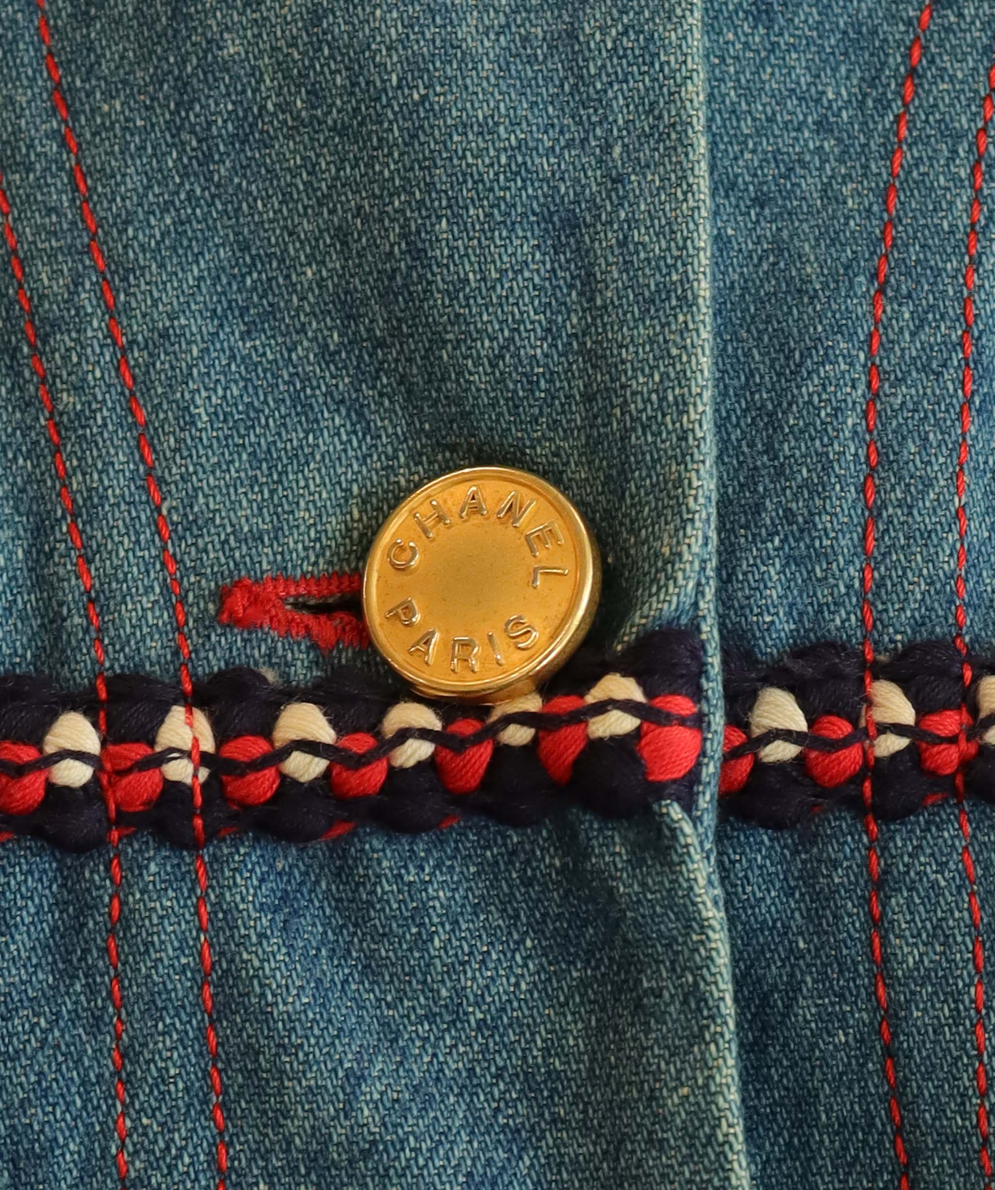 Chanel Denim Jacket size 42 DXBCD1225