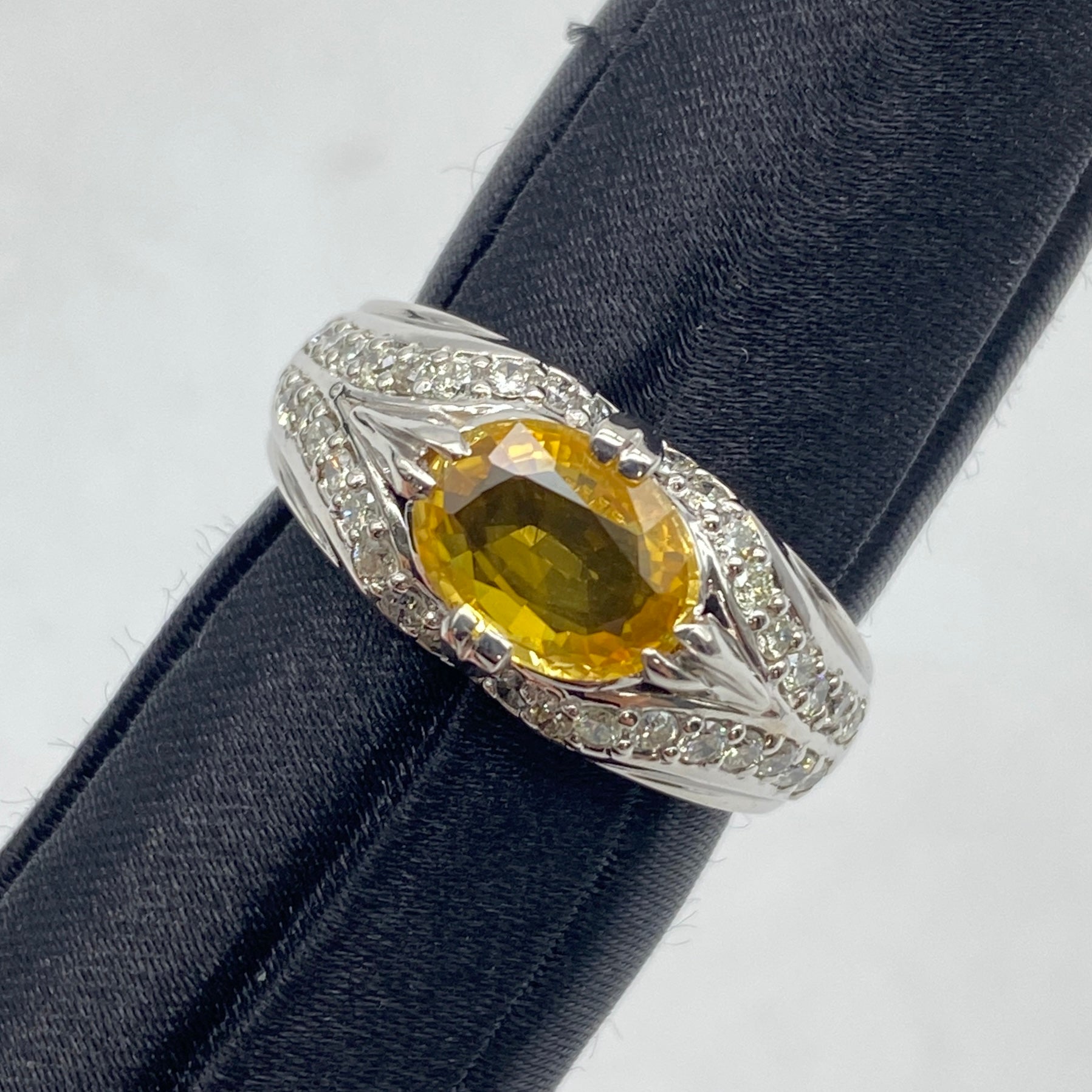 Pt900 Yellow Sapphire Ring YS1.733 GRJSorting US6.75 57946