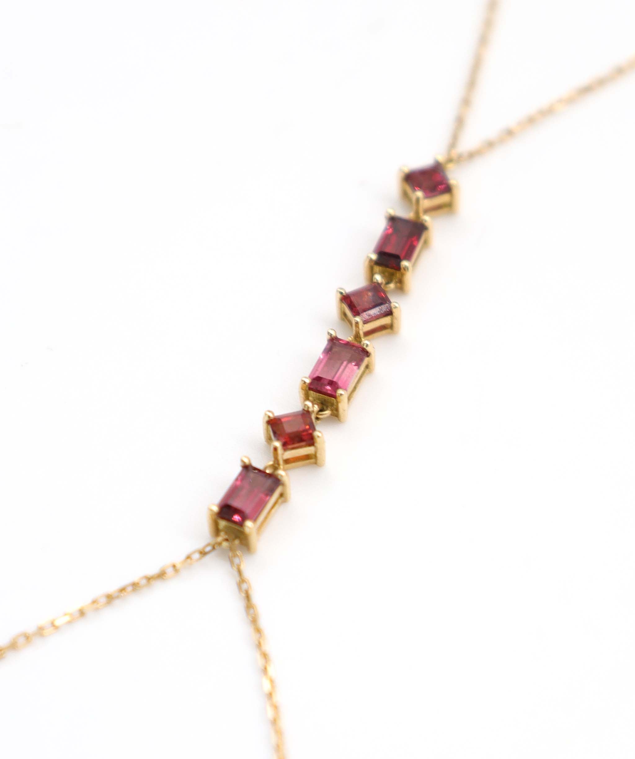 2ct Red Emerald-Cut Spinel hand chain DXBCD1597