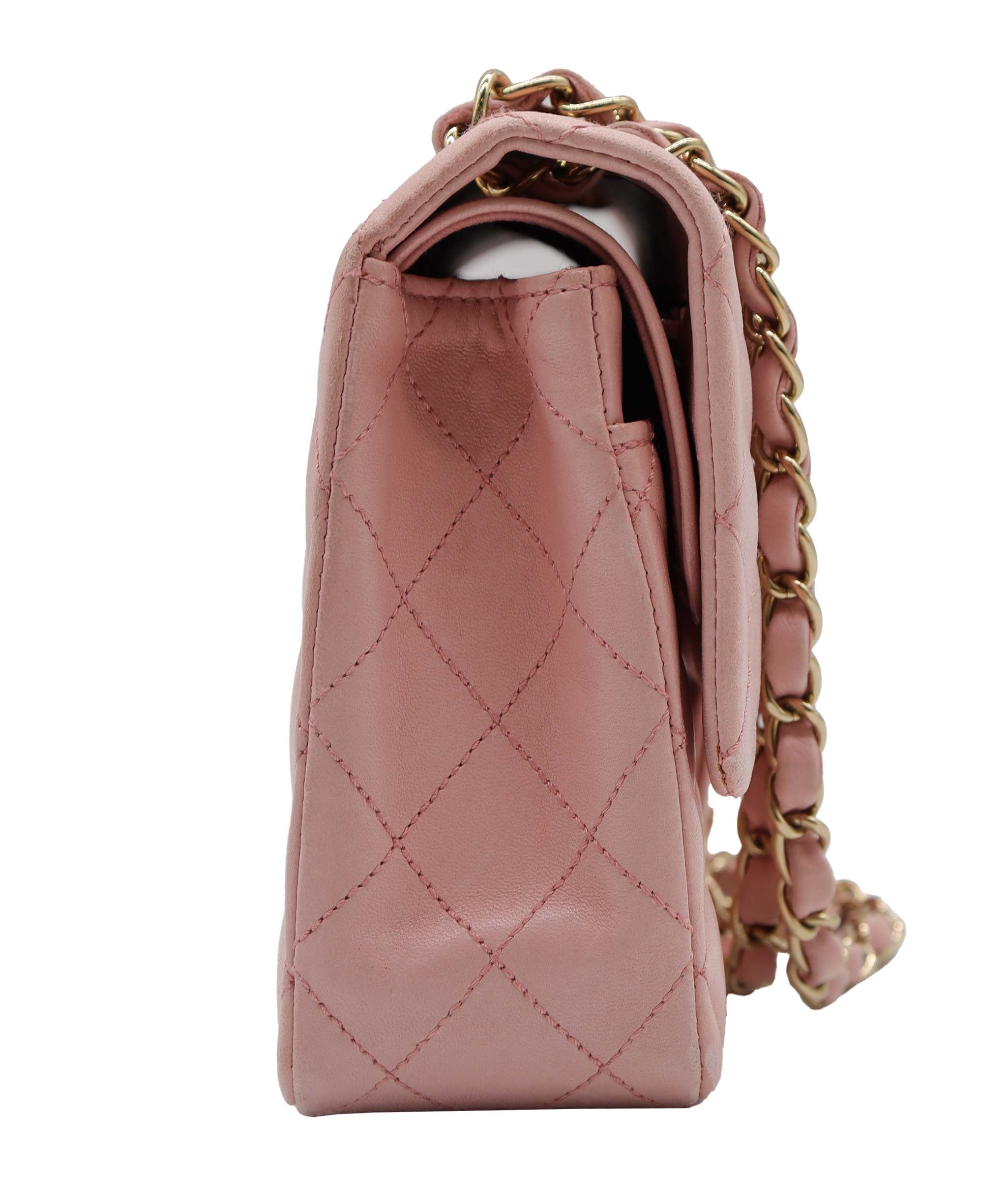 Chanel Classic Medium Lamb GHW Pink DXBS2339