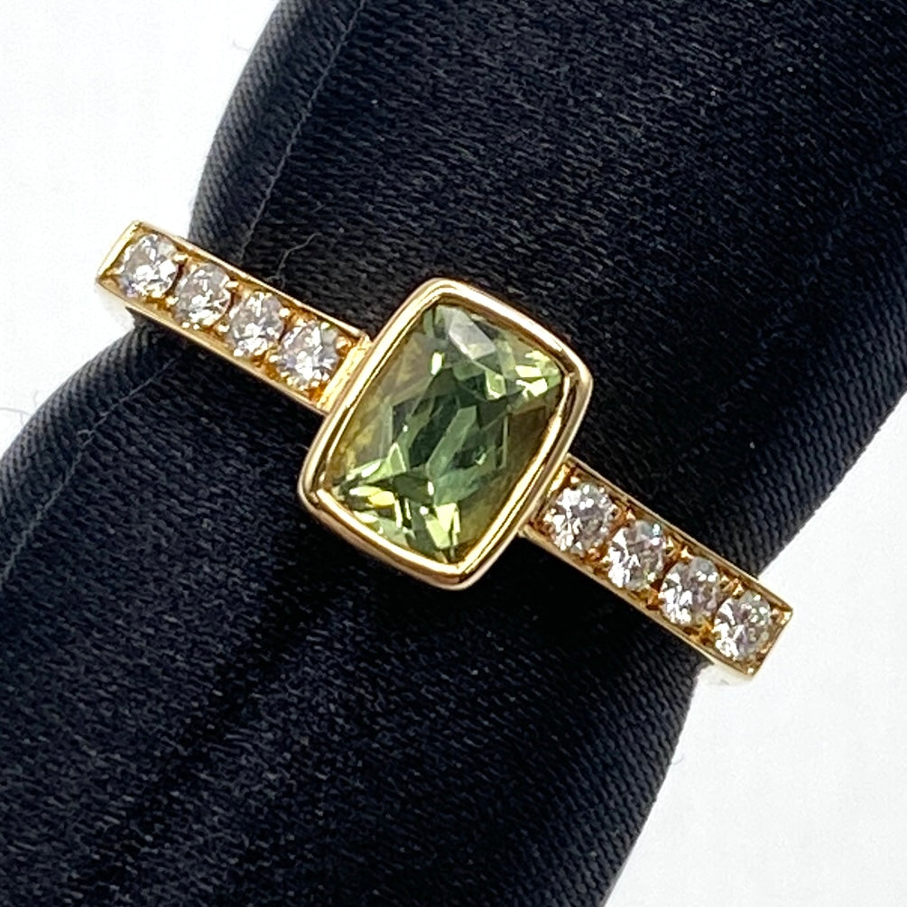 K18 Green Grossular Garnet Ring GGG 0.61 DA 0.137 4.4g sorting US5.25 25-66982-0