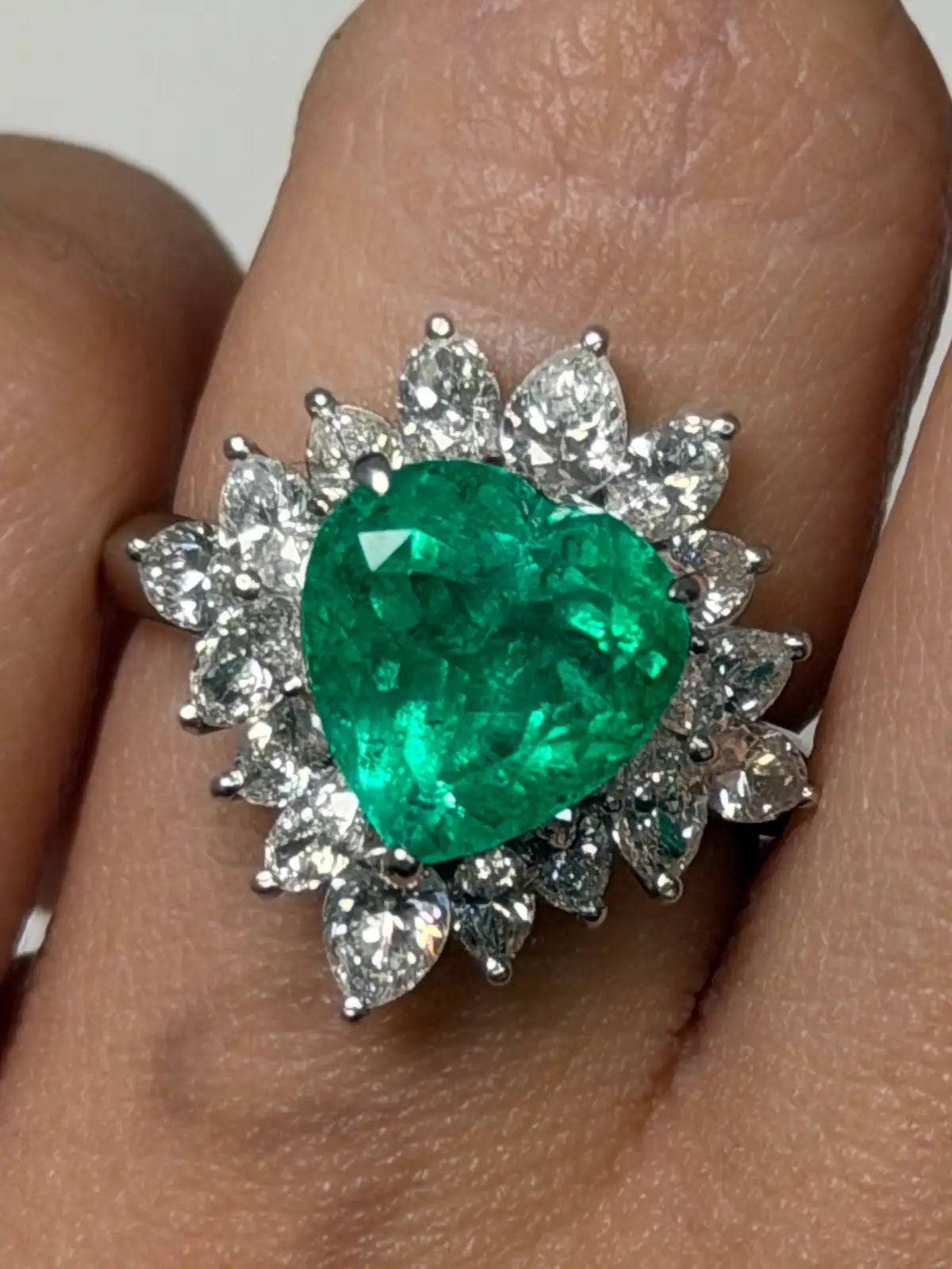 Emerald "Heart" Ring in Pt900 - E3.02ct / D1.54ct 7514 JJC0421