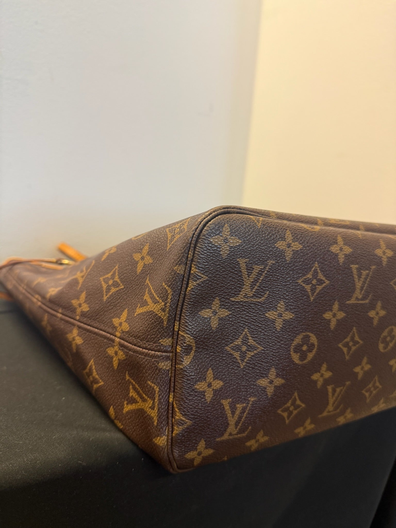 Louis Vuitton Neverfull MM Monogram Fuchsia