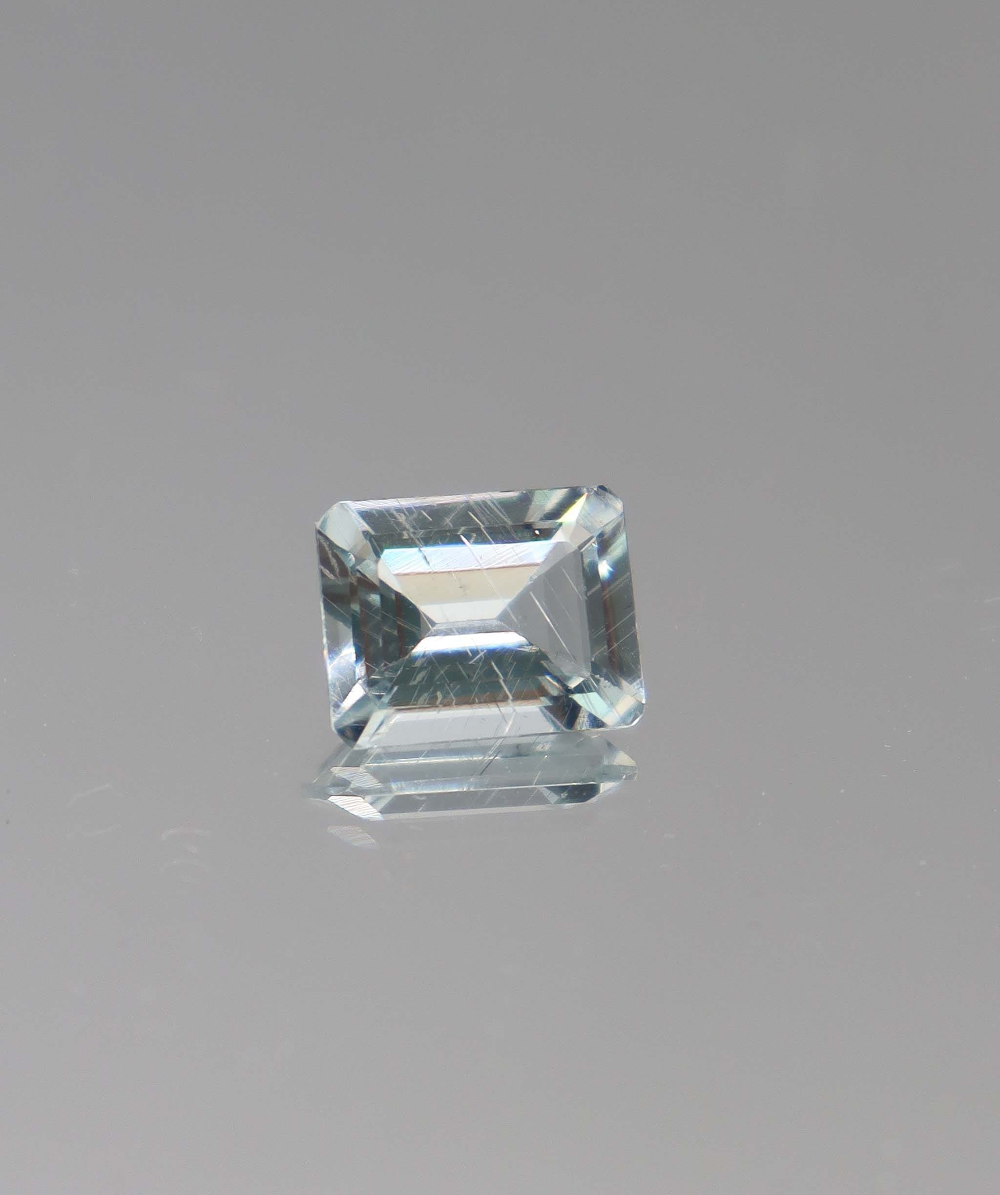 2.60ct Aquamarine Emerald cut DXBCS4465