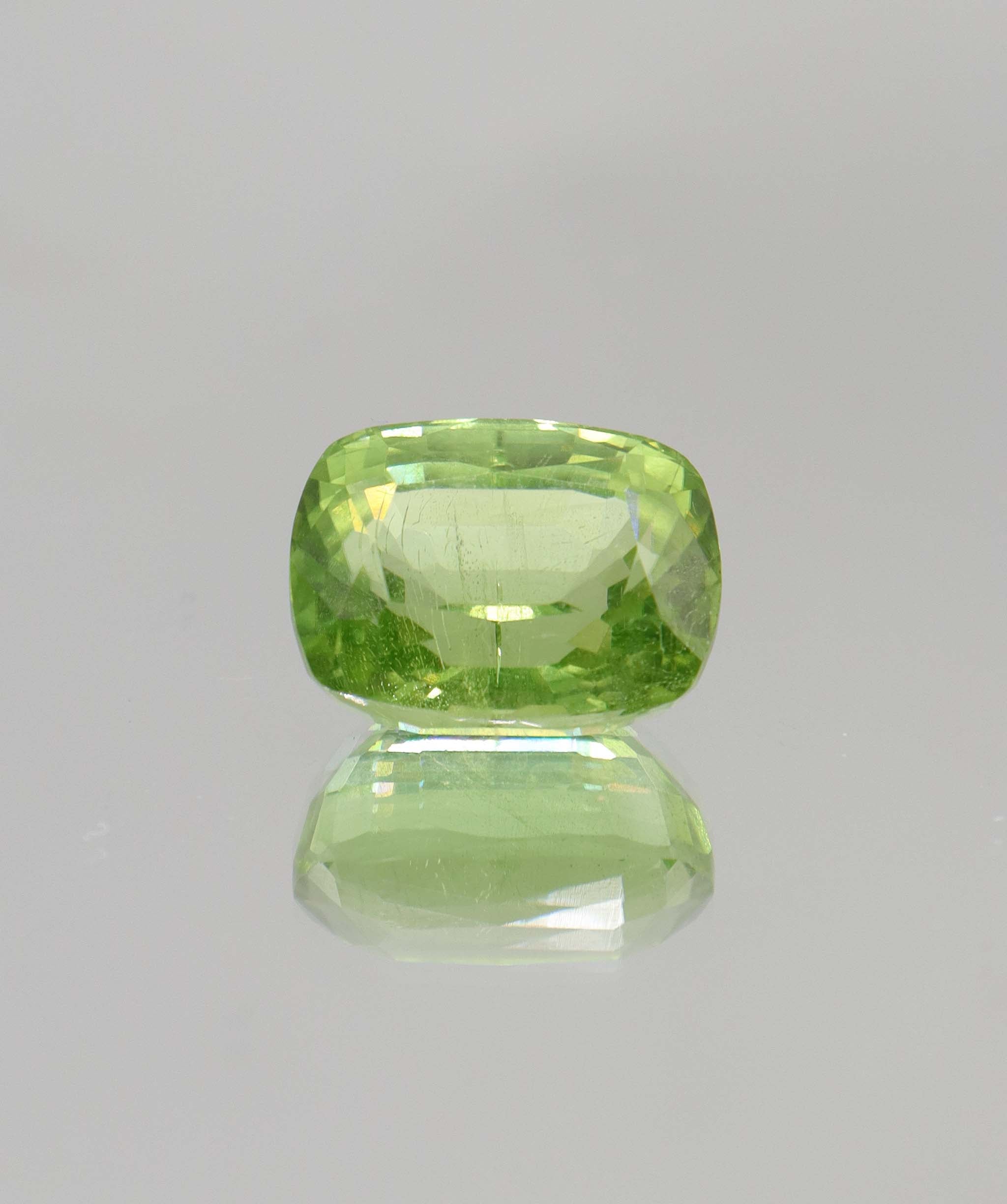 18.30ct Peridot cushion DXBCD2164