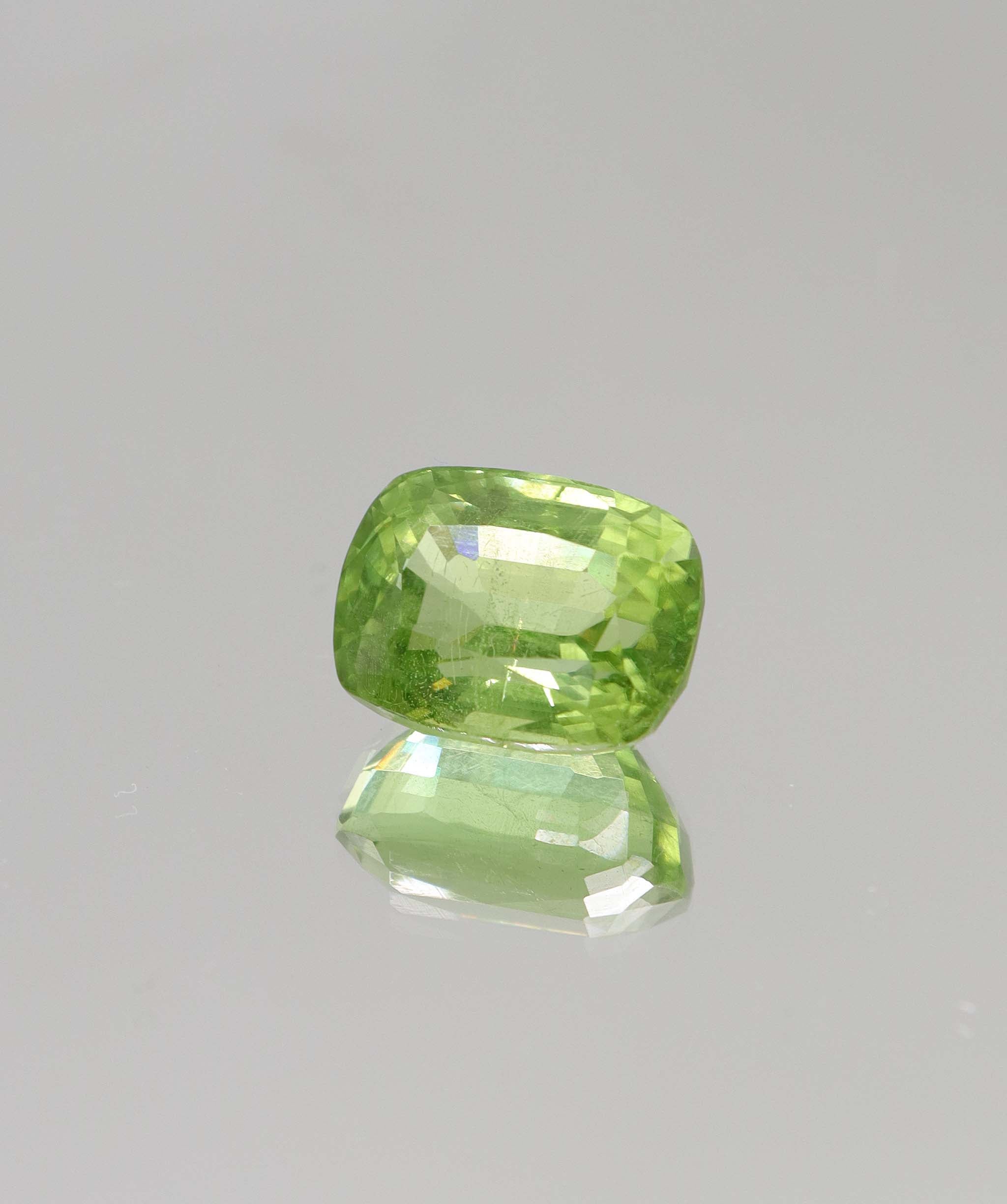 18.30ct Peridot cushion DXBCD2164