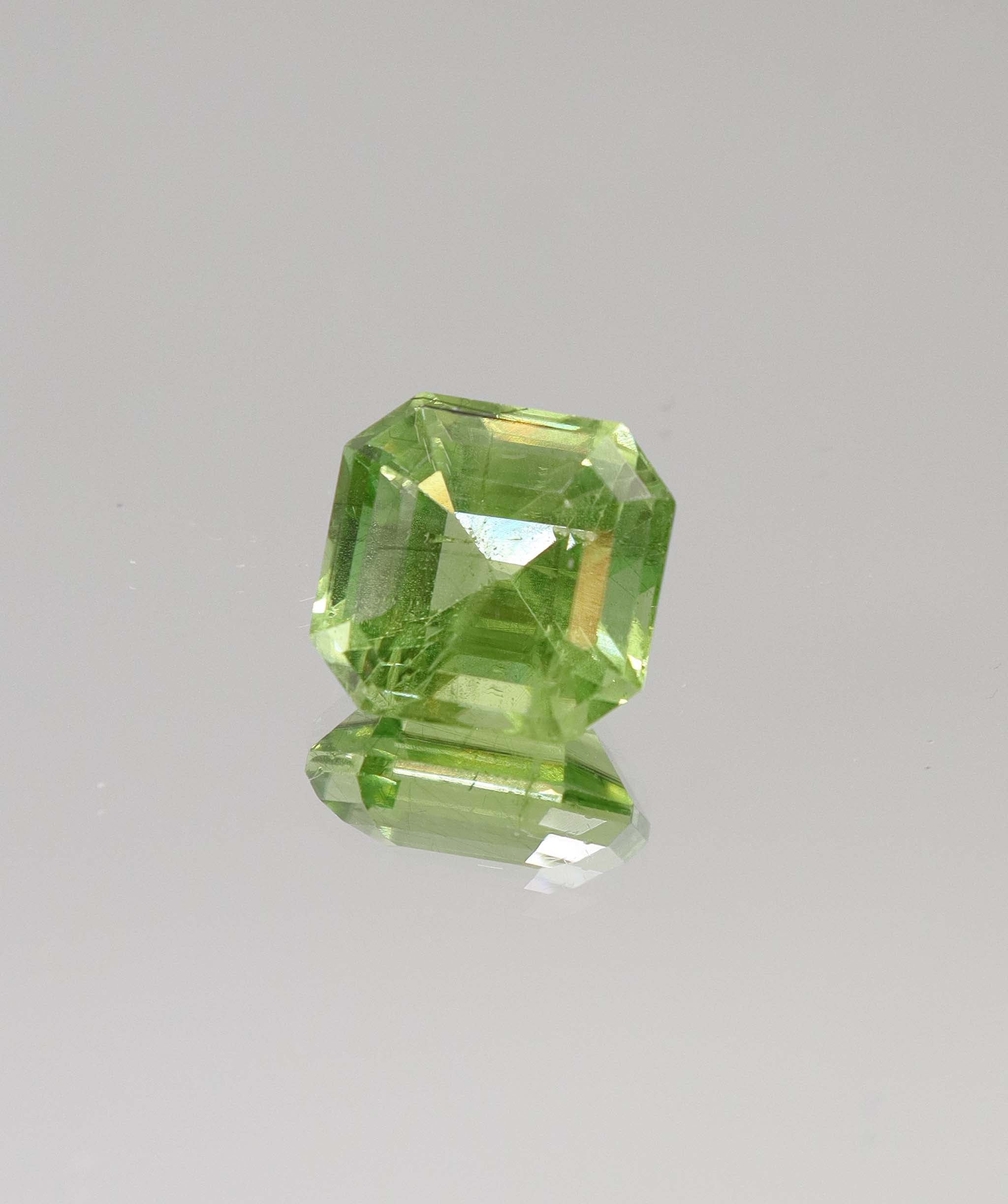 9.30ct Peridot Asscher DXBCD2169