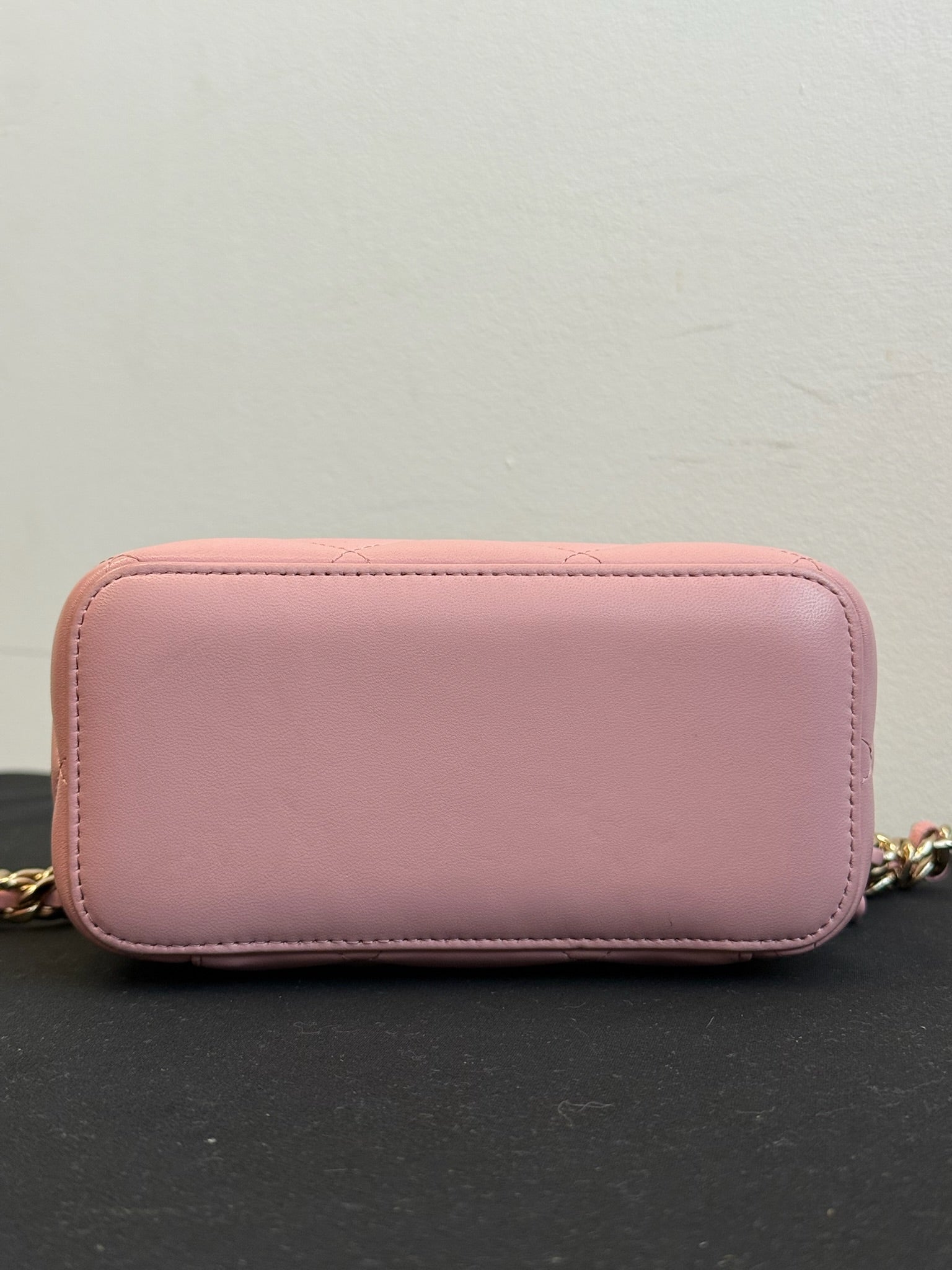 Chanel Vanity With Chain - Pink
