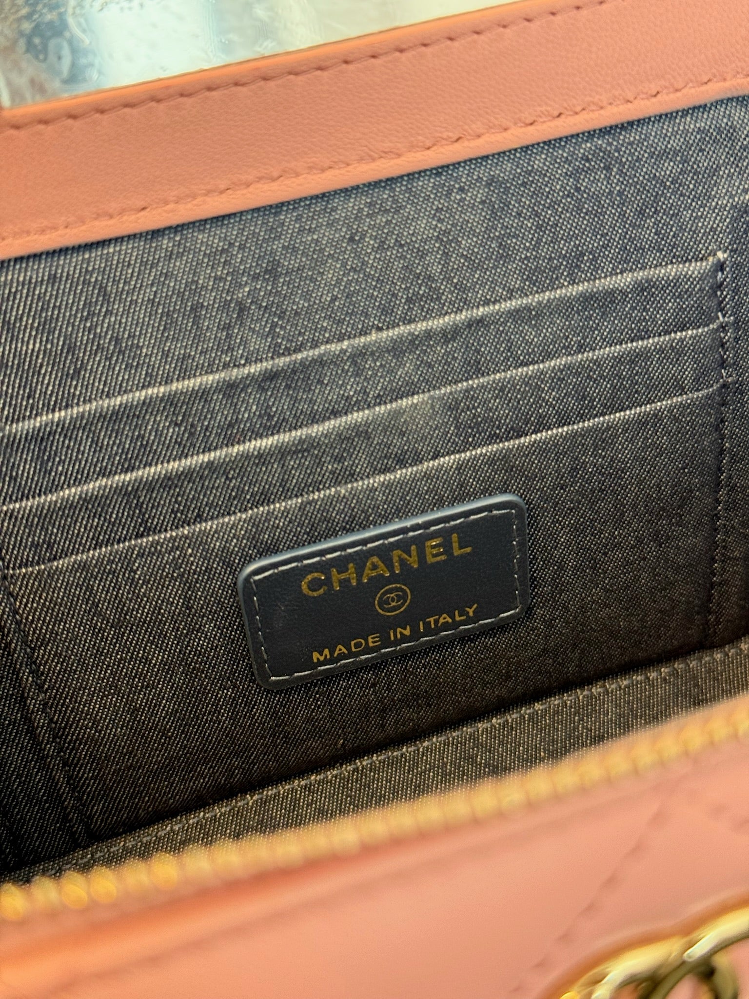 Chanel Vanity With Chain - Pink
