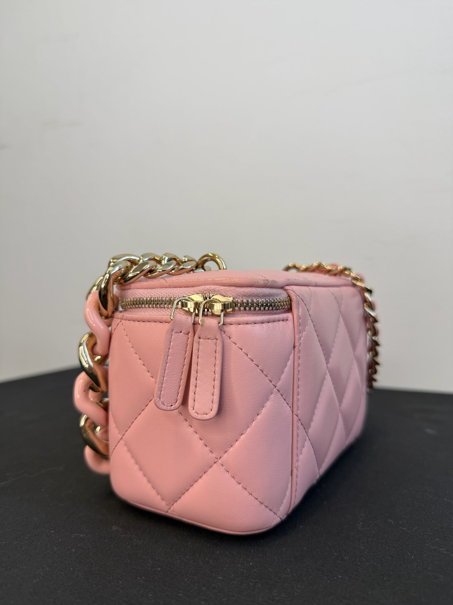 Chanel Vanity With Chain - Pink