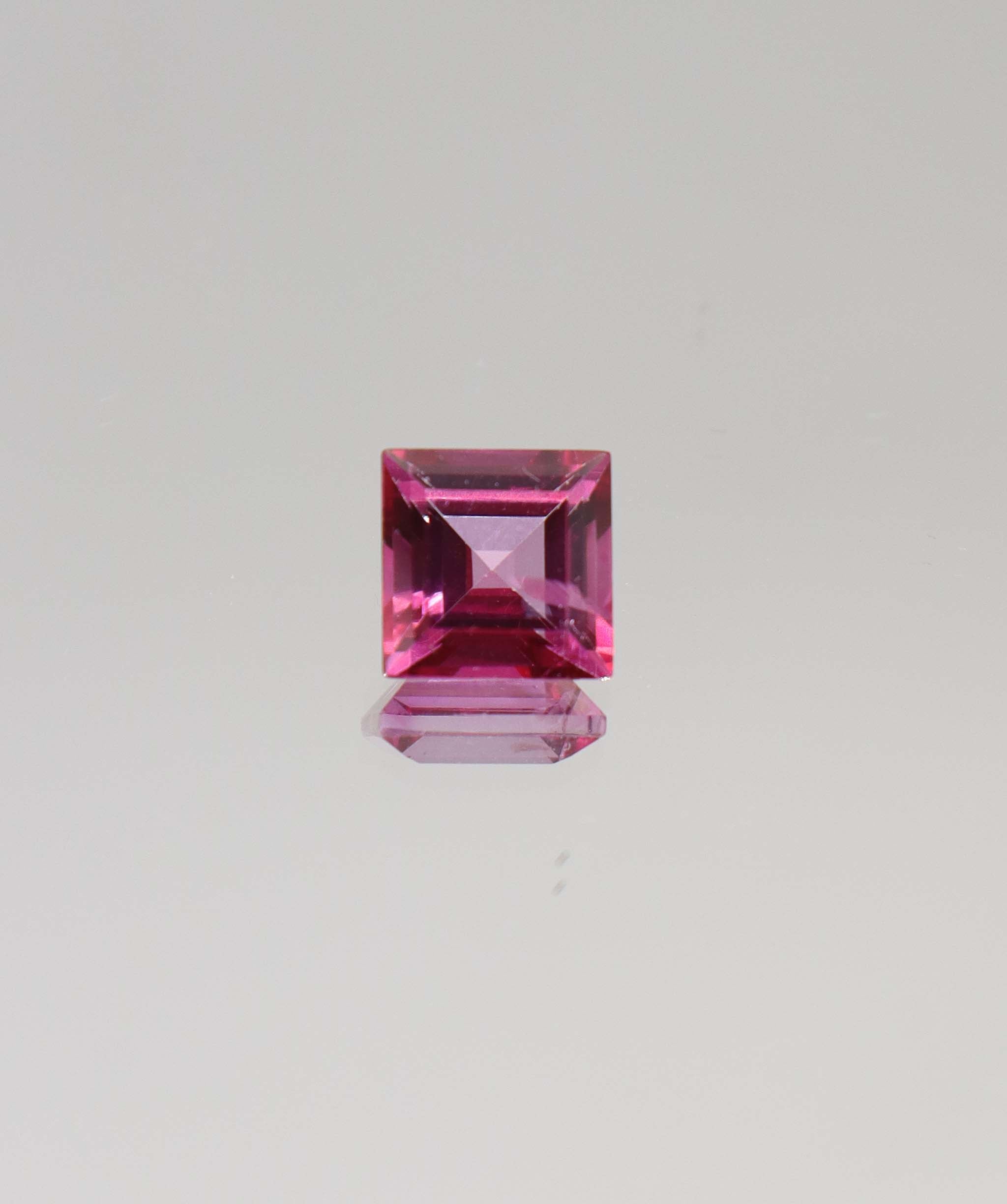 Pink topaz (price per 1 stone) DXBCS4204