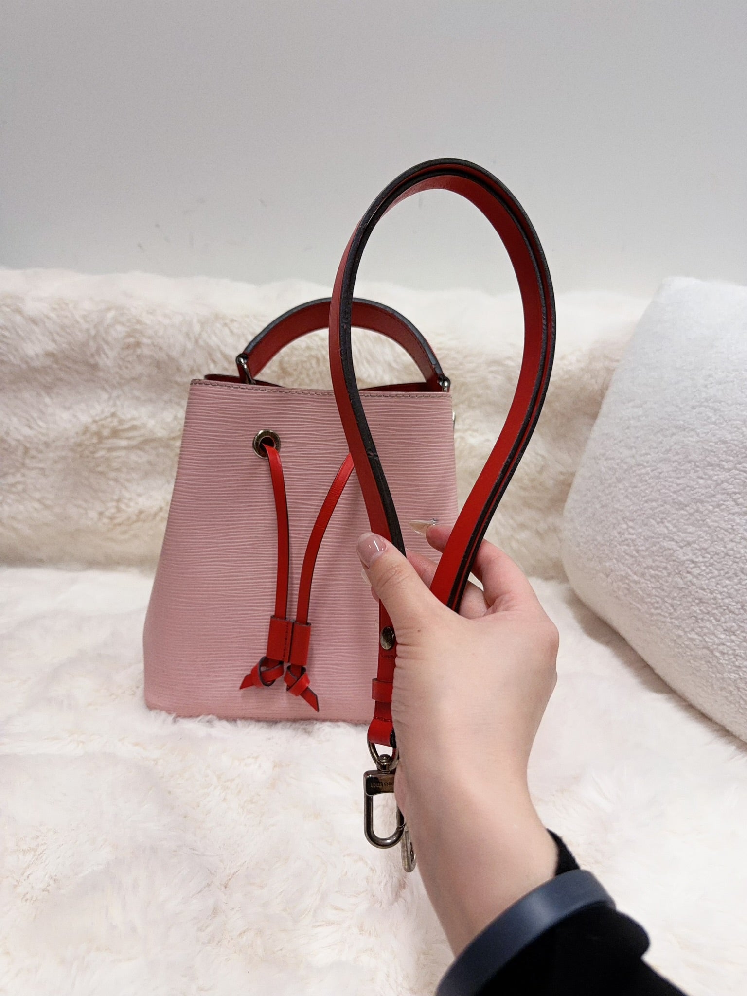 Louis Vuitton Epi Leather Bucket Bag – Pink