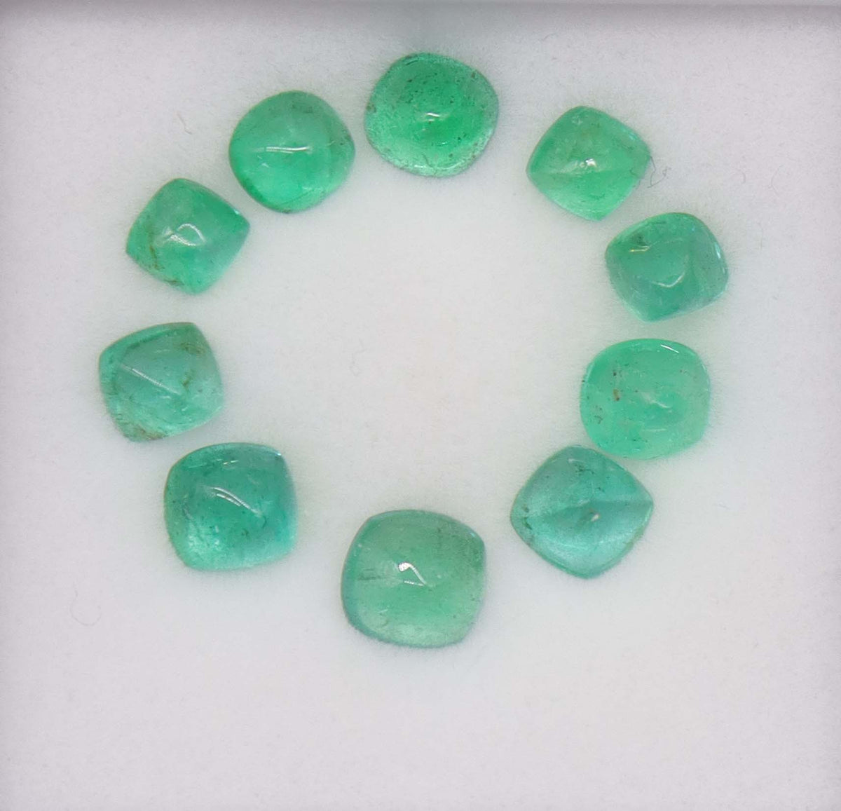 6.00ct Natural Emerald Sugarloaf Set 10 pcs THAIC0691