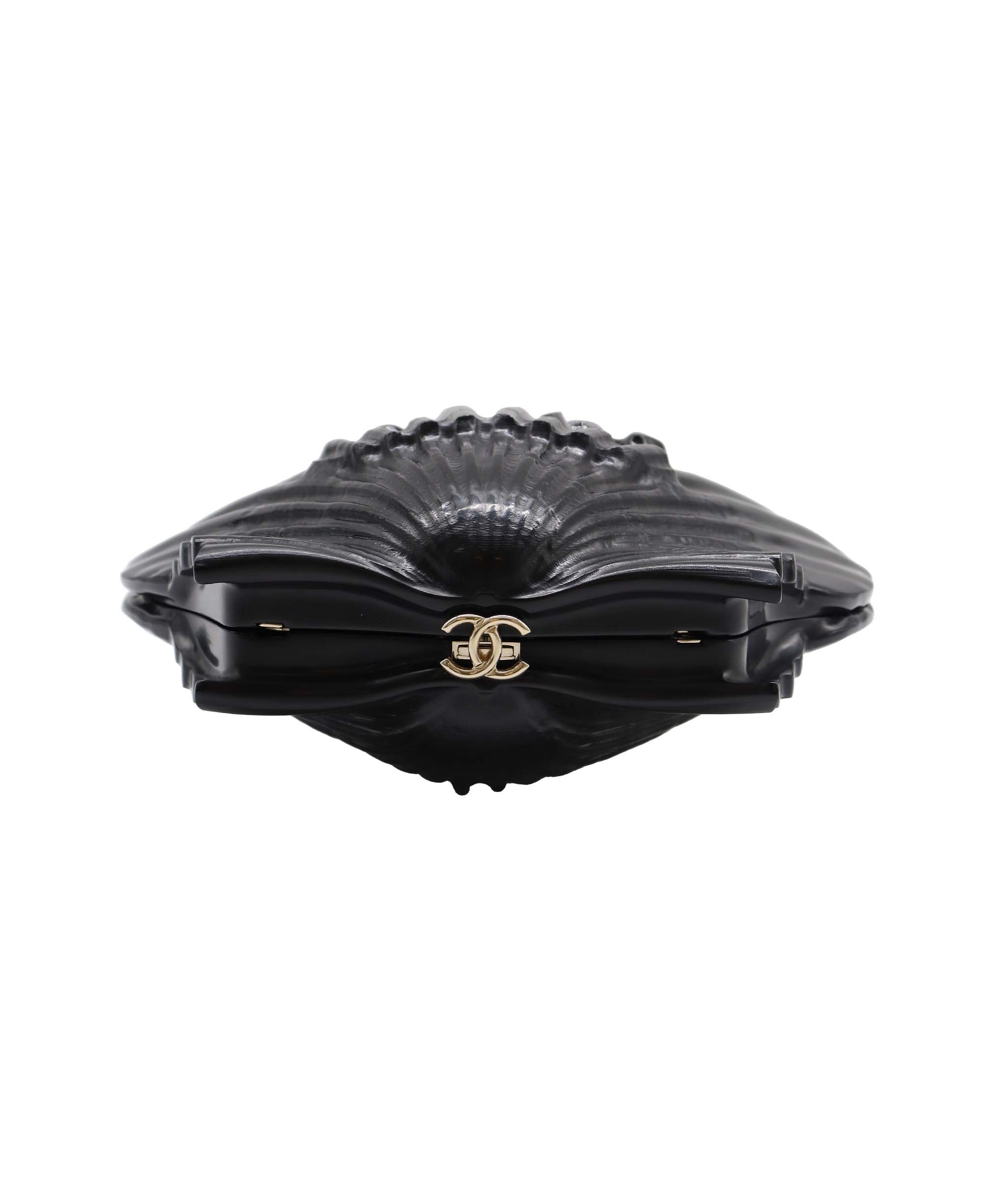 Chanel black shell clutch DXBS2992