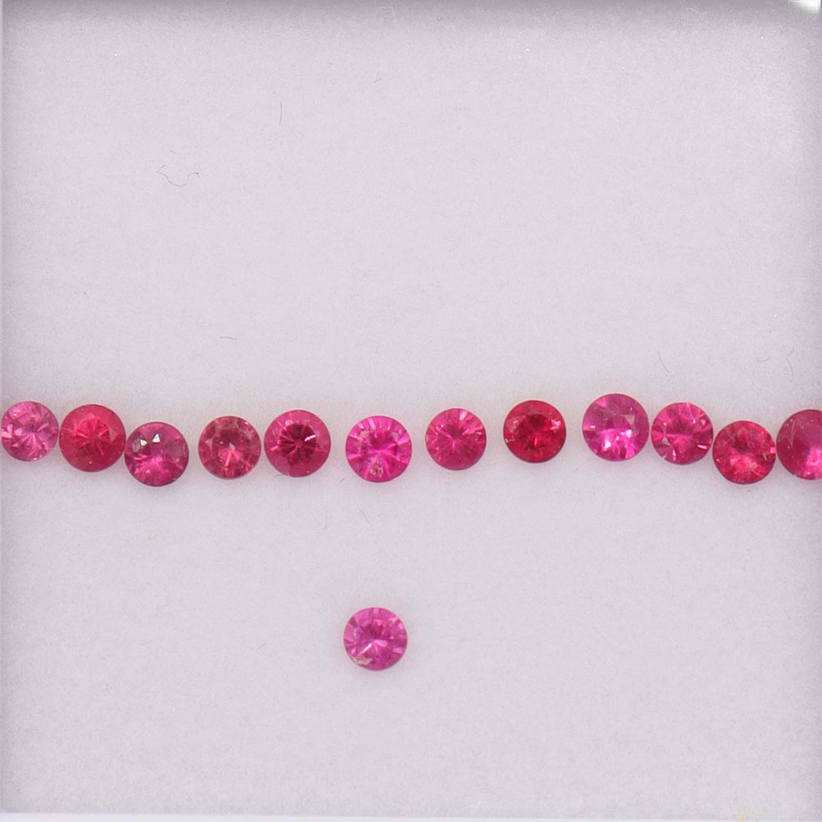 1.00ct Jedi Spinel Melee Set 2.6 MM DXBCS6339
