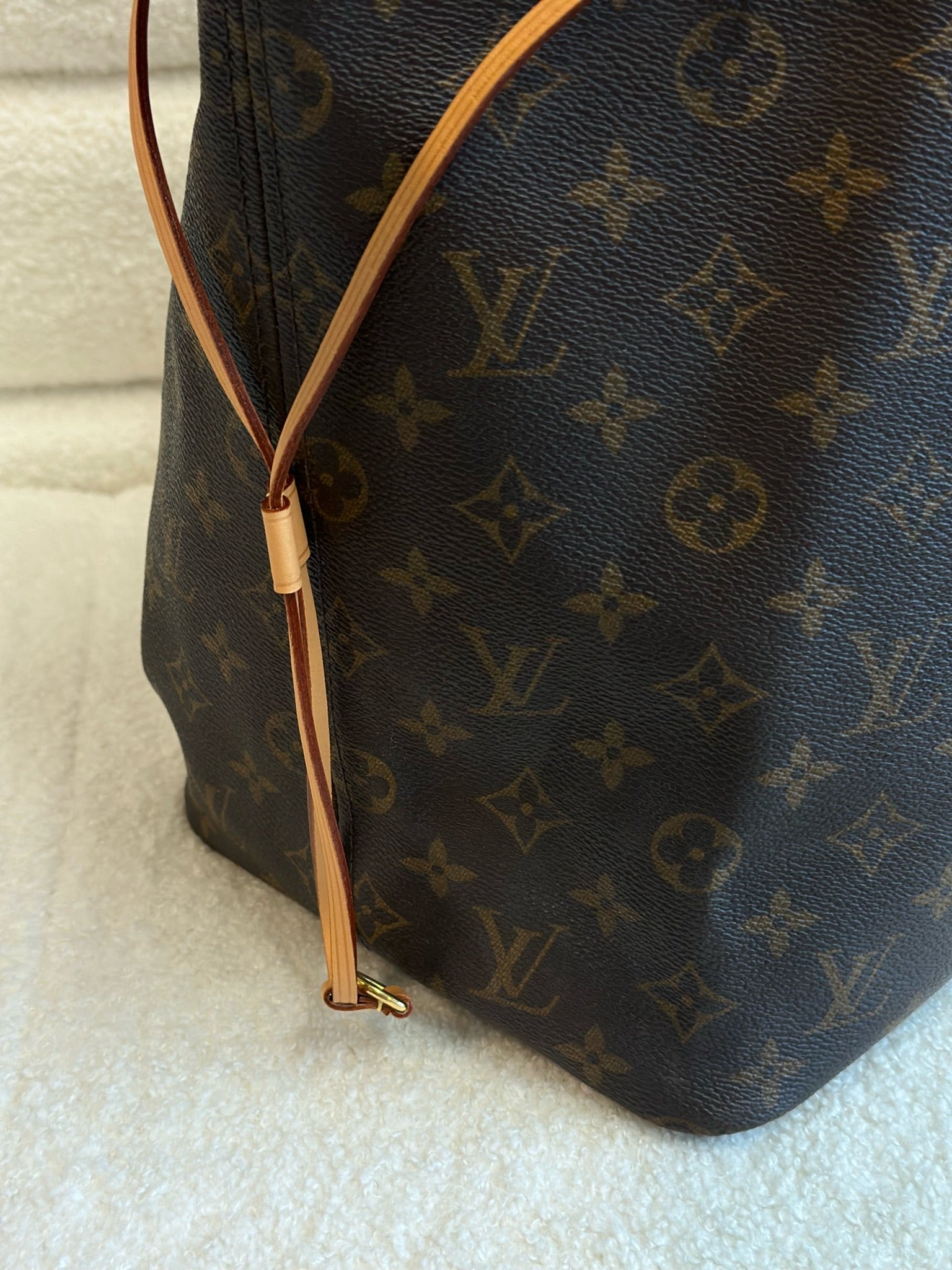 Louis Vuitton Neverfull GM Monogram Tote Bag