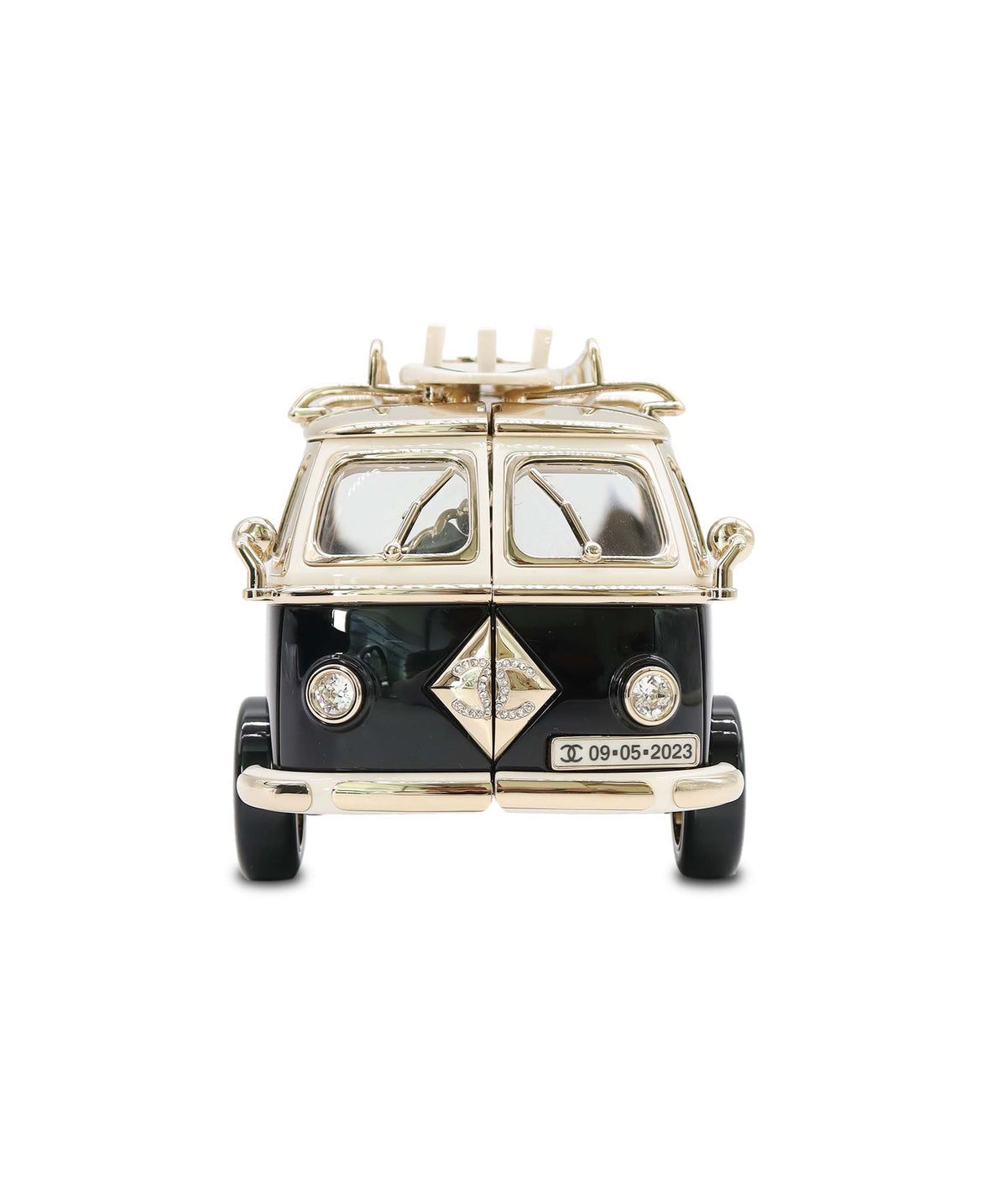 Chanel Van AGC3859