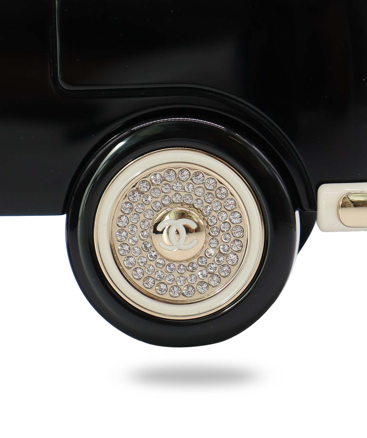 Chanel Van AGC3859
