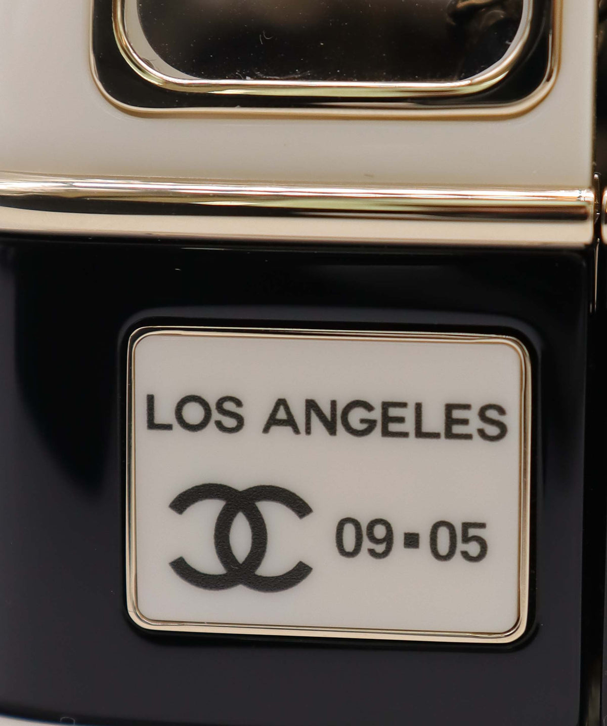 Chanel Van AGC3859