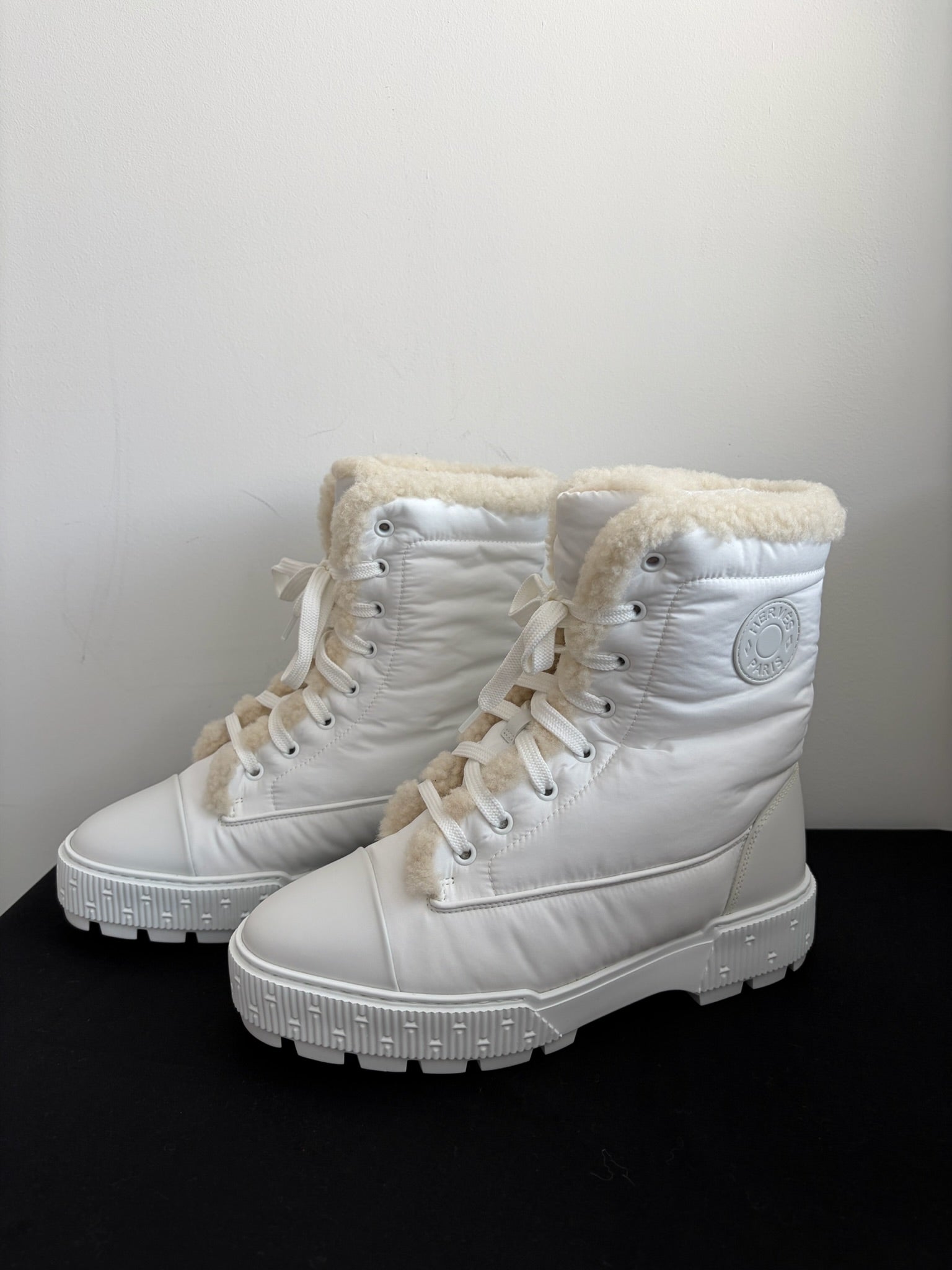 EU38.5-Hermès White Lace-Up Ankle Boots