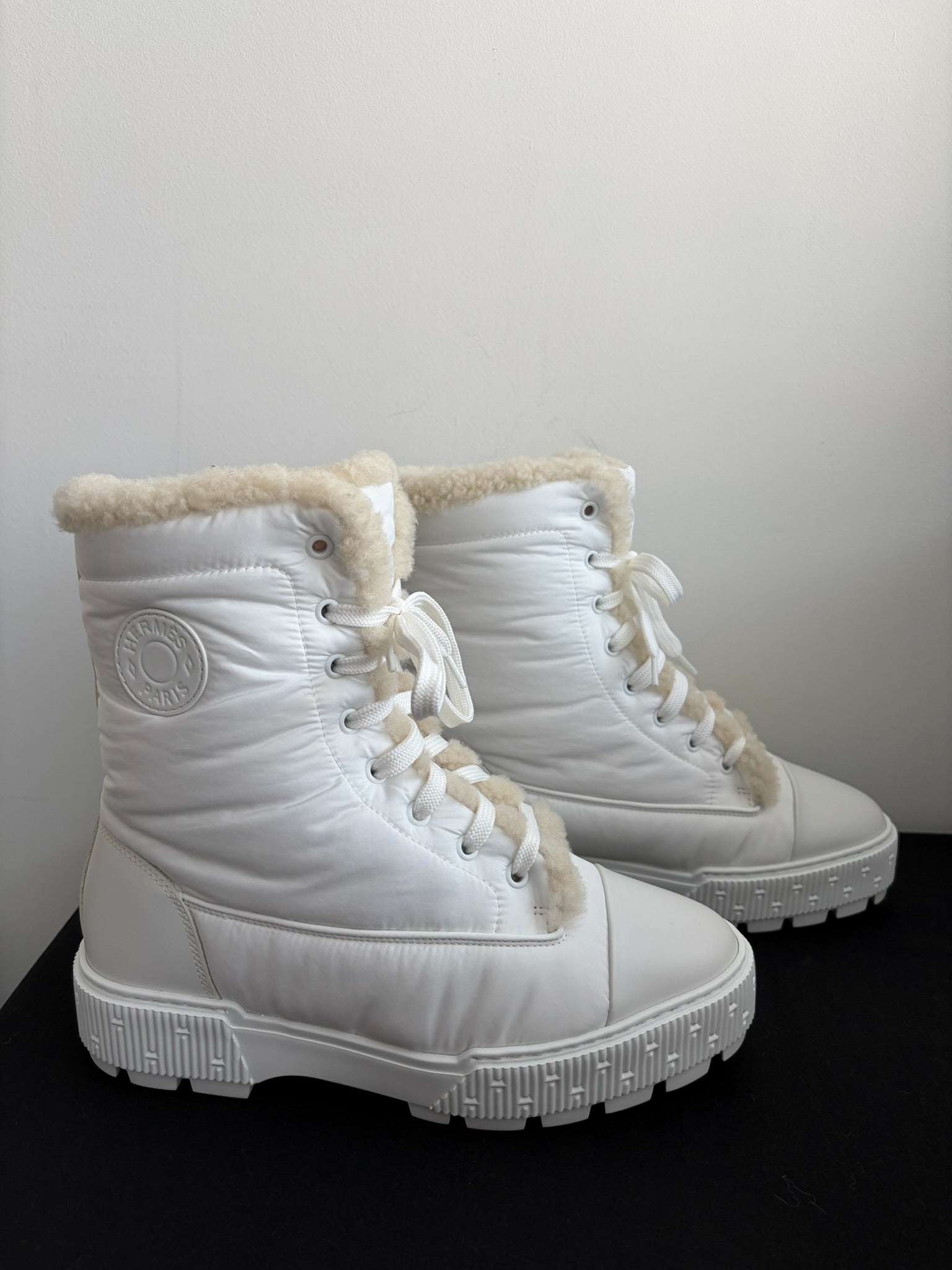 EU38.5-Hermès White Lace-Up Ankle Boots