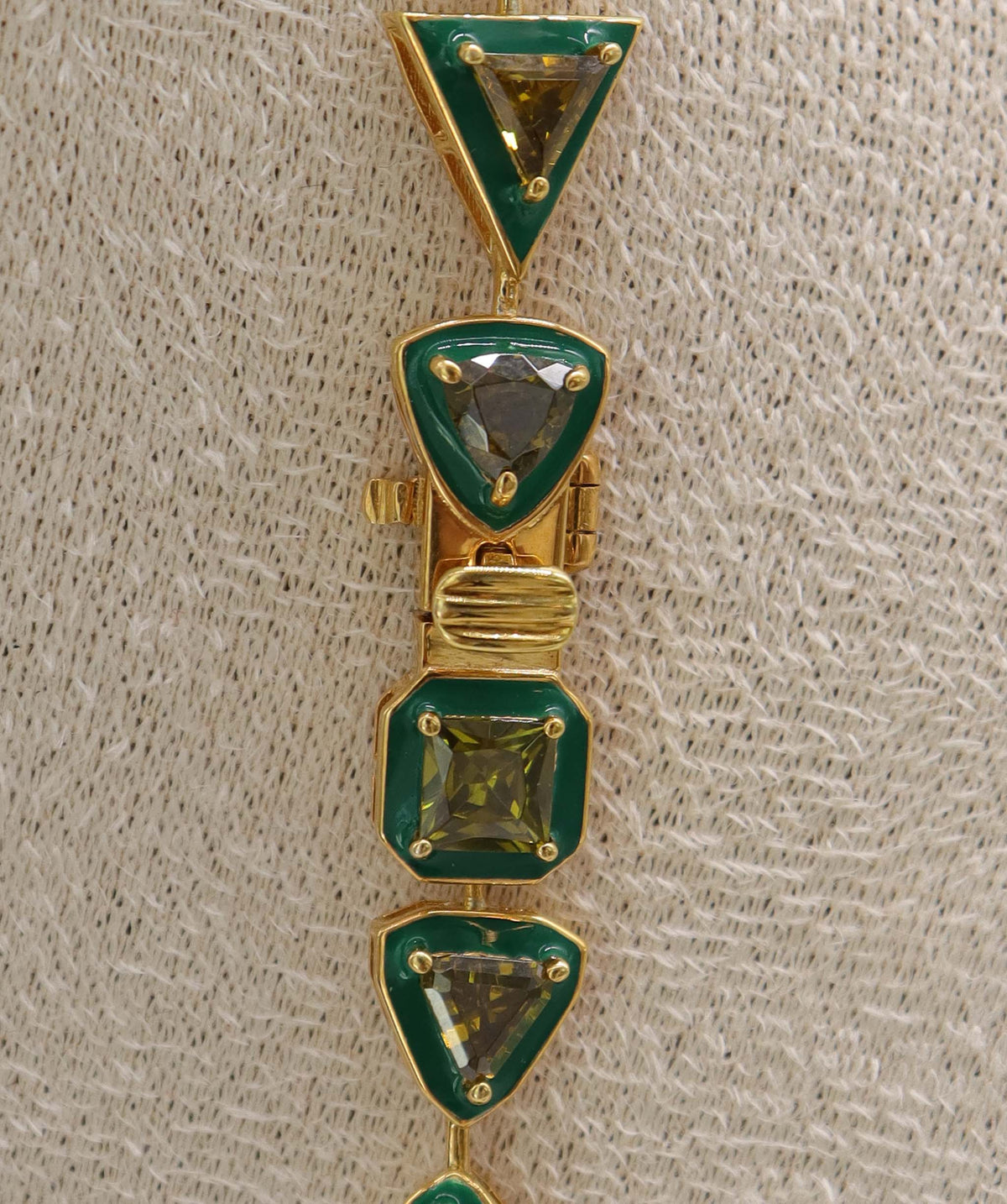 Morphe - 31crts Peridot Multi Shape Necklace HOA016
