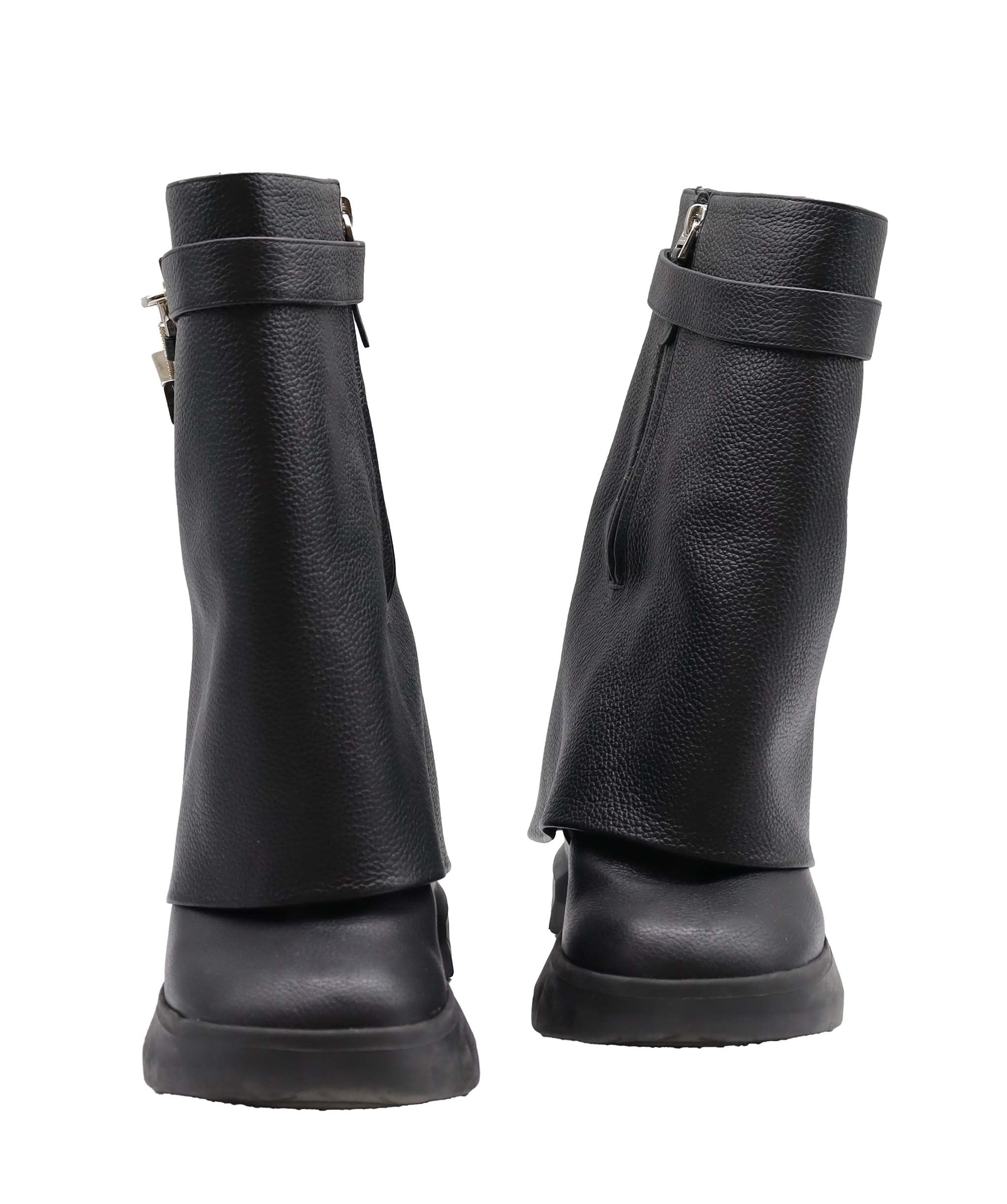 Givenchy Grained Leather Shark Ankle Boots  ASC6862