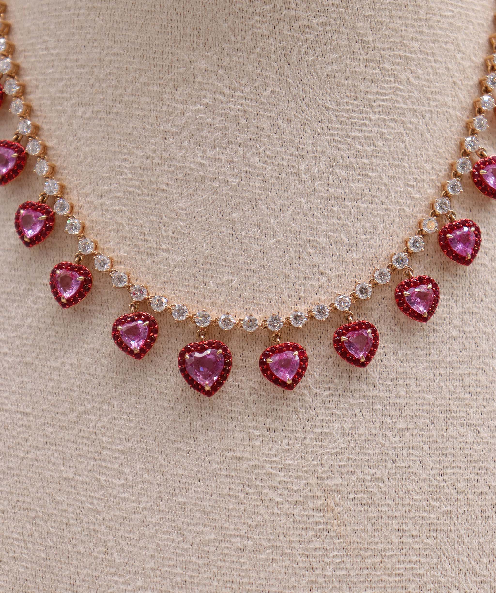 PENDENT GOLD WT 17.13 DIA WT 3.53 GEM WT 9.32