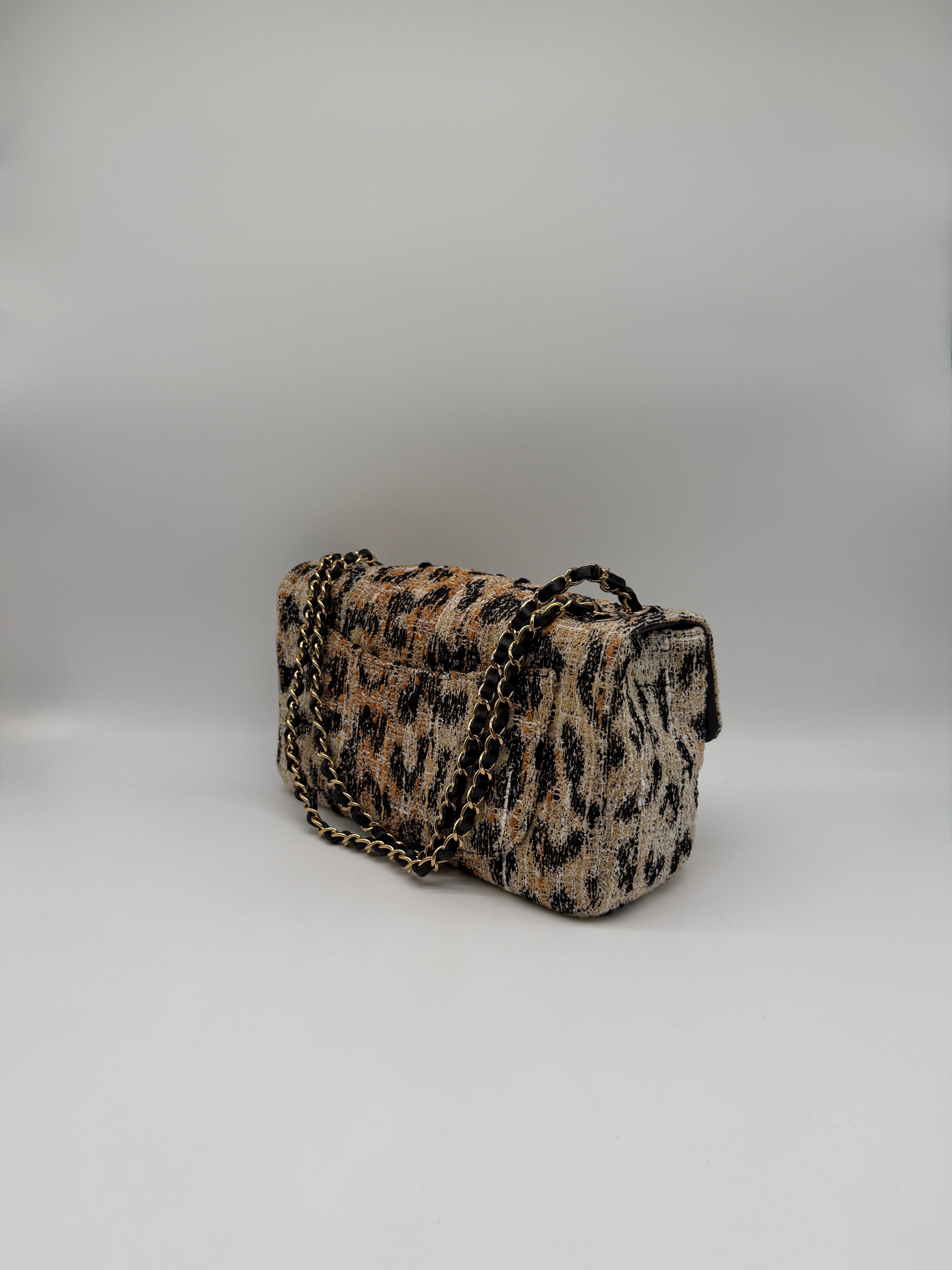 Chanel Maxi 32 Leopard Gold-Tone Metal