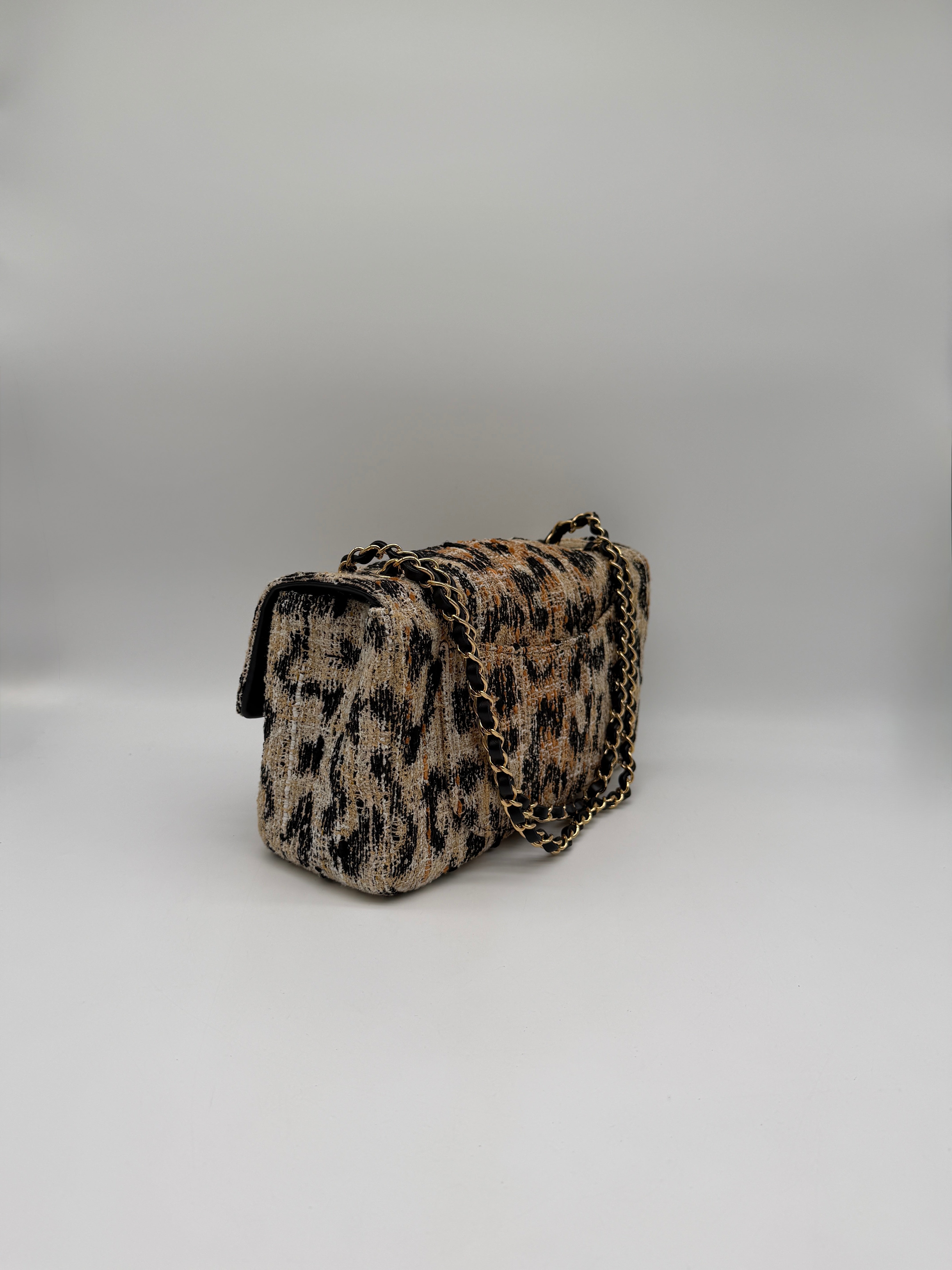 Chanel Maxi 32 Leopard Gold-Tone Metal