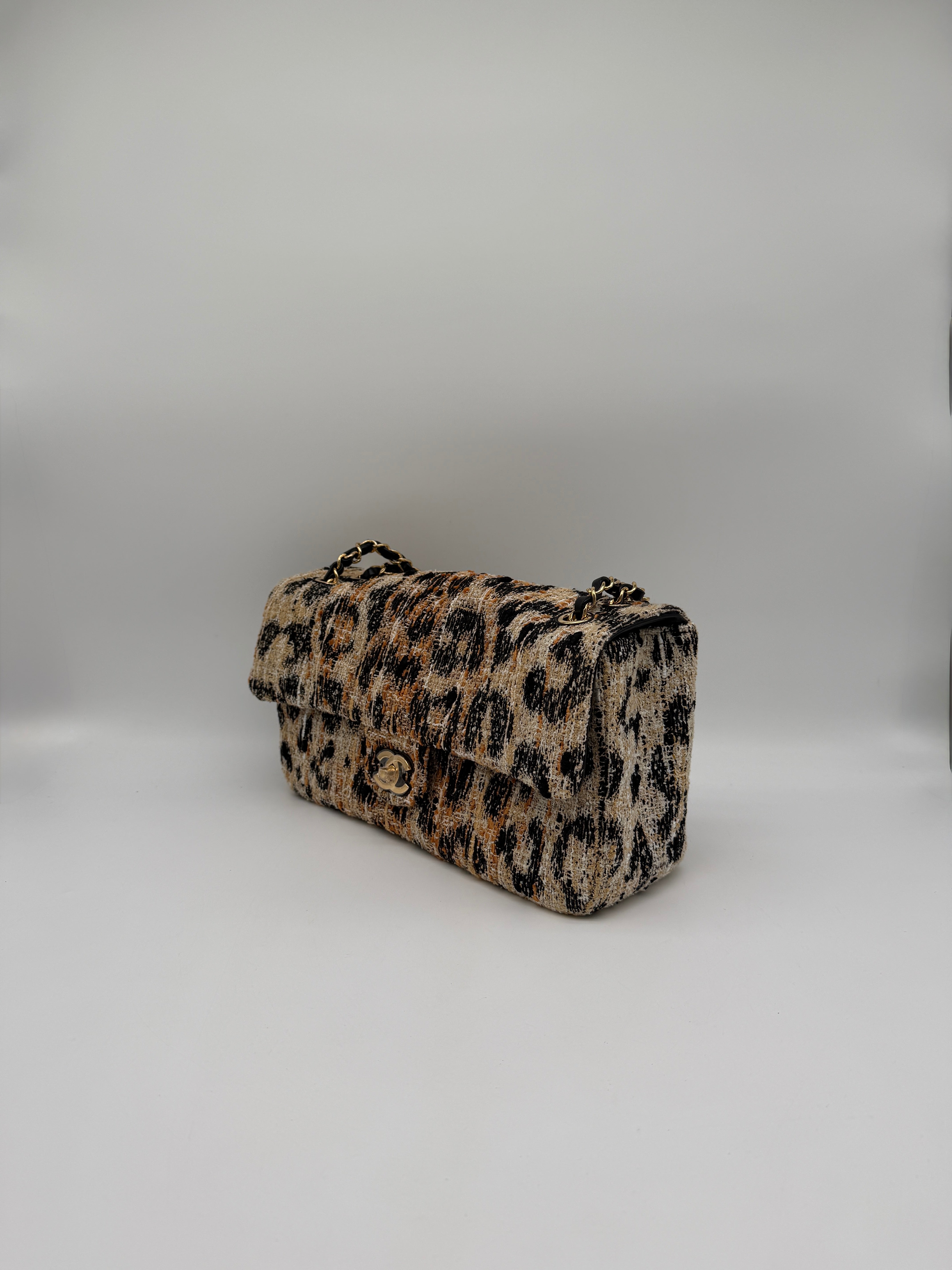 Chanel Maxi 32 Leopard Gold-Tone Metal