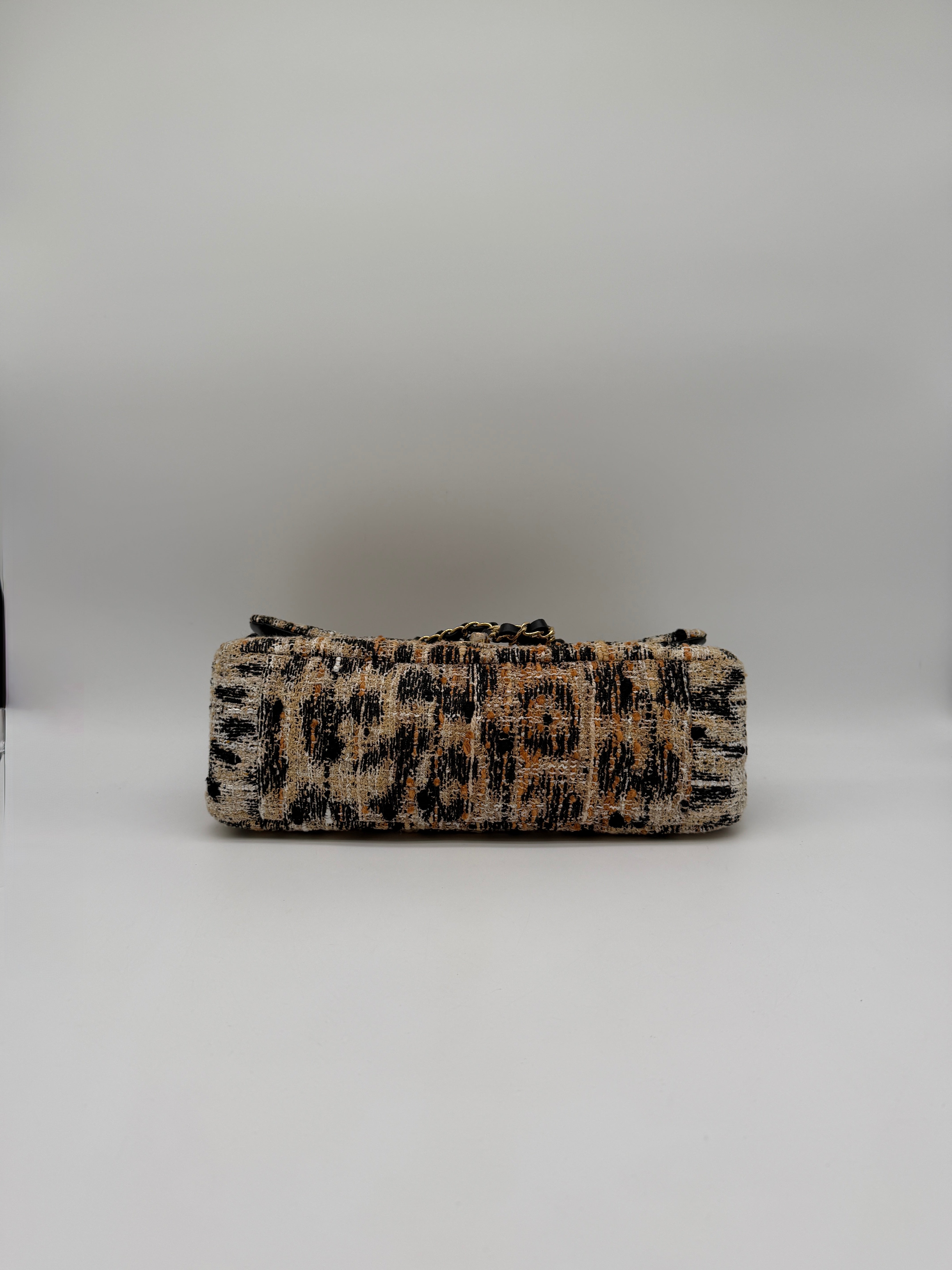 Chanel Maxi 32 Leopard Gold-Tone Metal