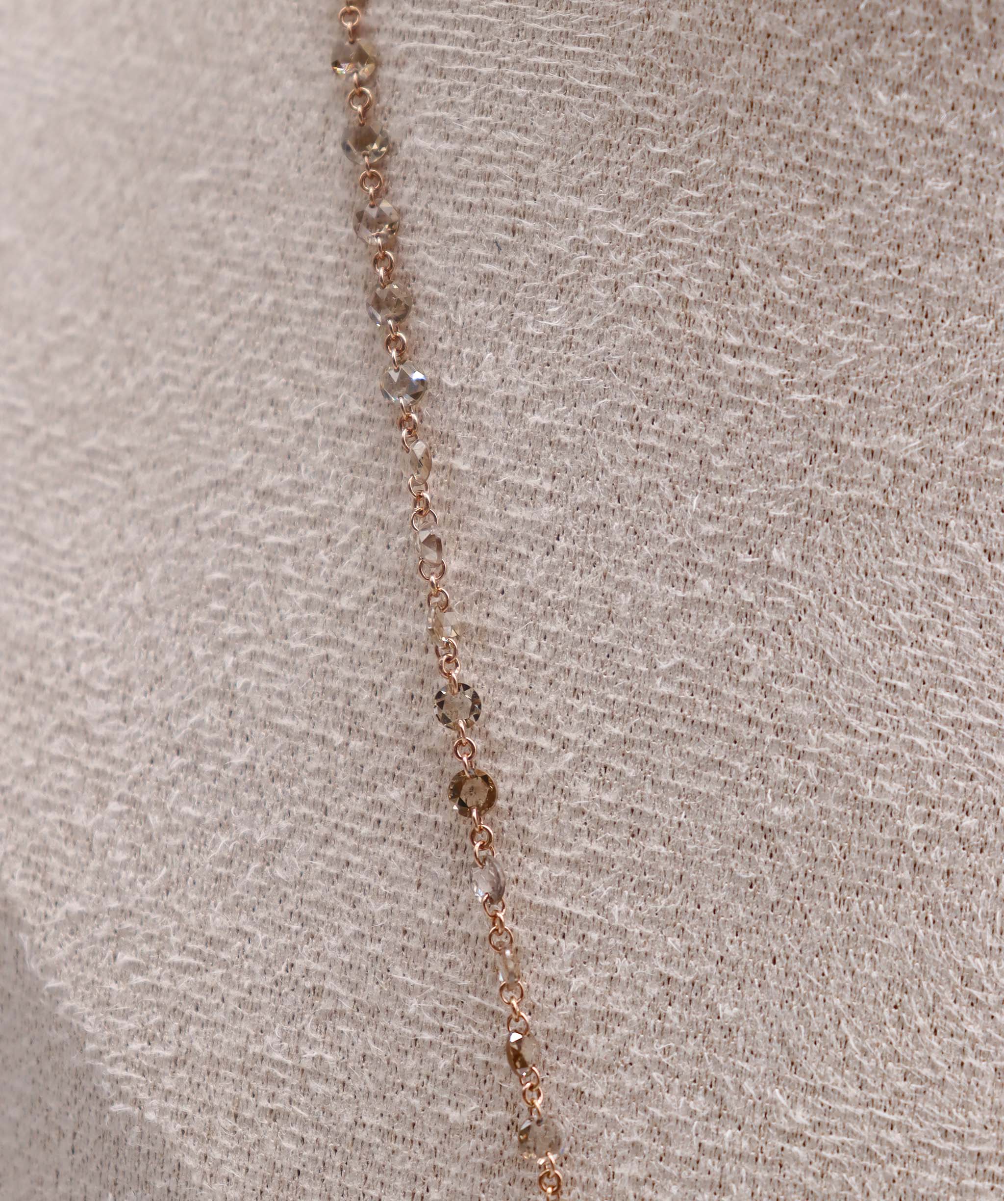 NECKLACE  GOLD WT 1.810 DIA WT  10.550  GEM WT 3.920 JR-NK61-A