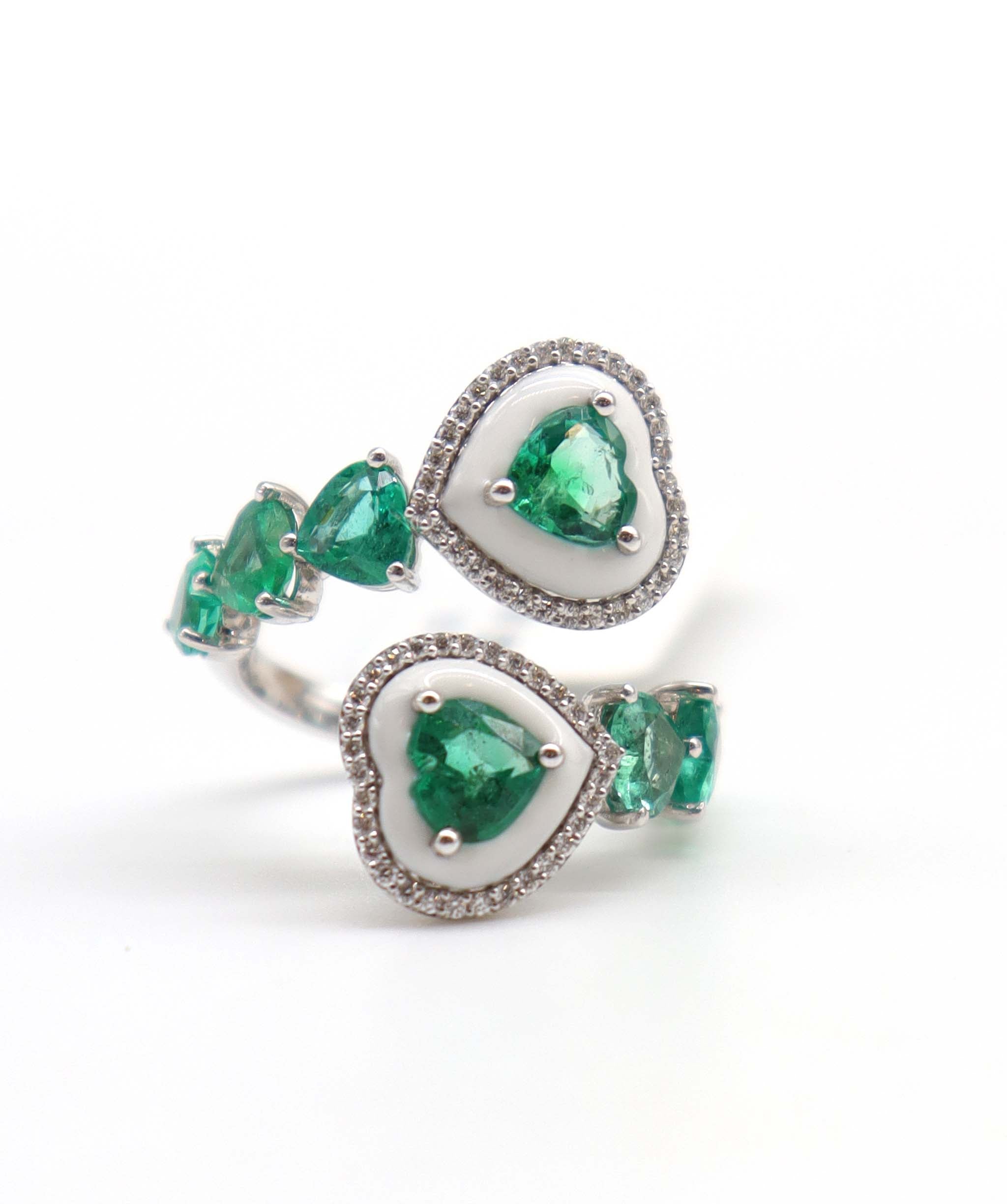 "RING  GOLD WT 5.848 DIA WT   0.200  CS WT  2.910   GEM WT 6.470 SIZE EU-50 R-Y44K