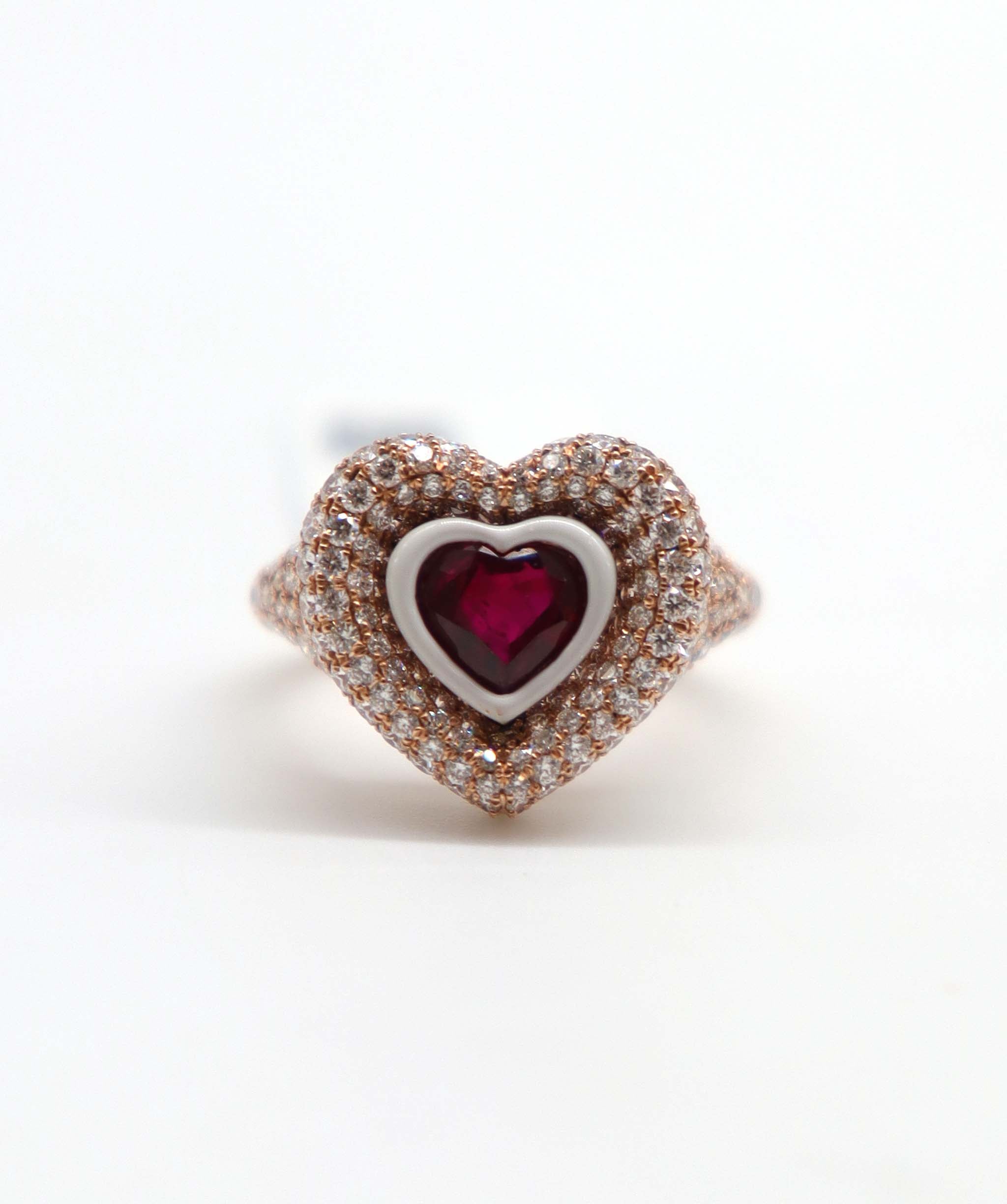 "RING  GOLD WT 3.812 DIA WT  1.640 CS WT  1.000    GEM WT 4.340 SIZE EU-47 R-Y46K