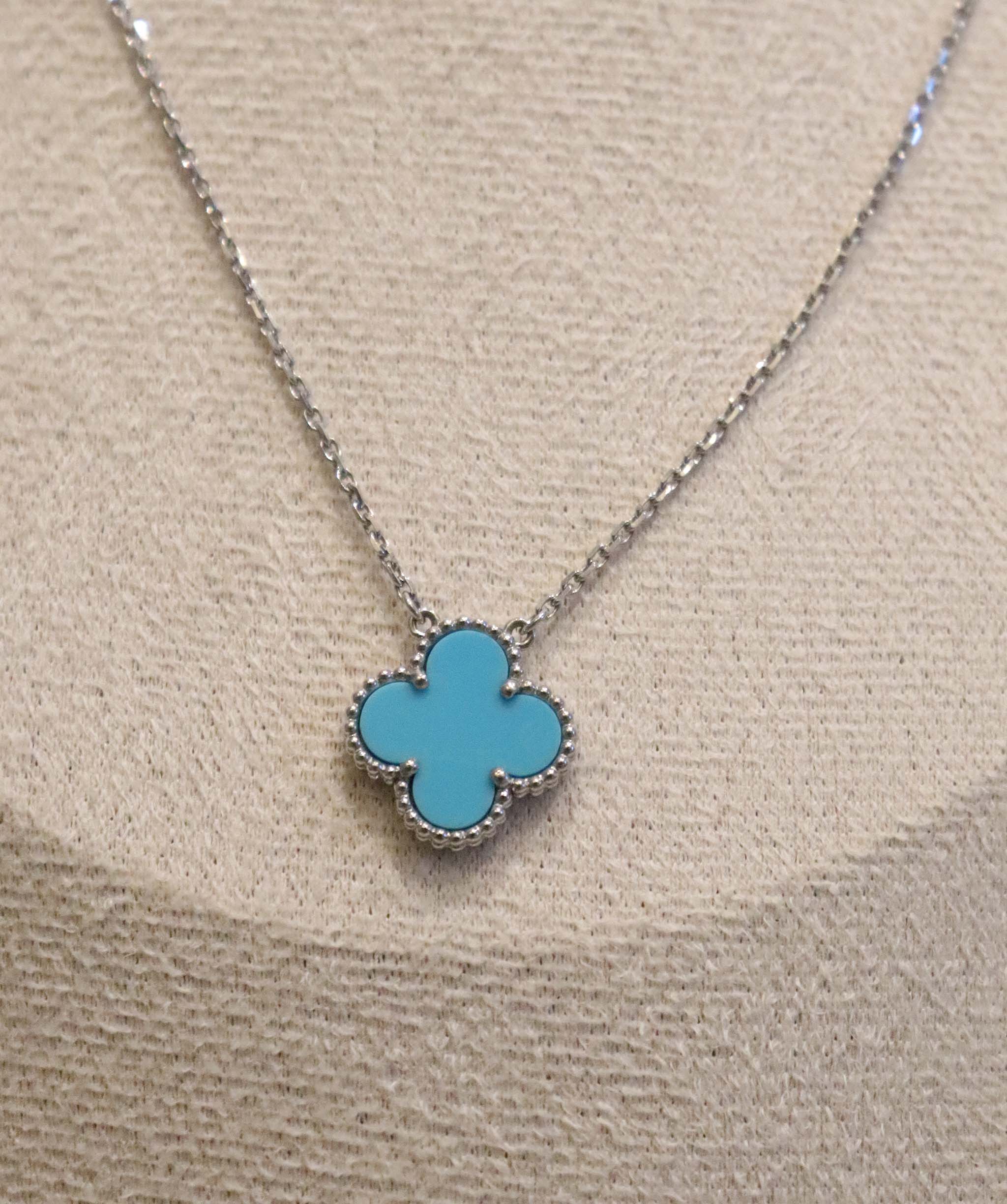 Vca Turquoise Vintage Pendant AGC3707
