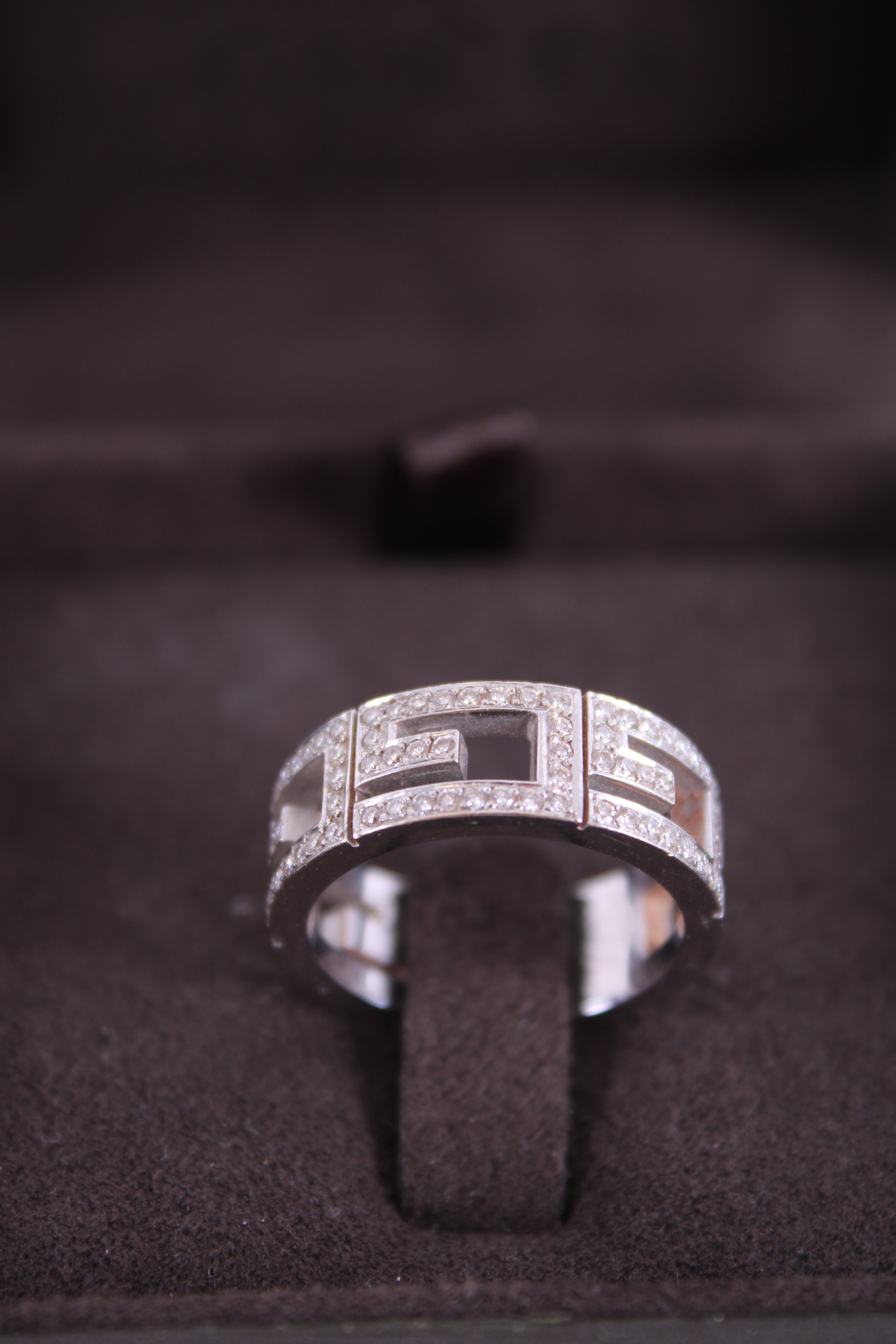 Gucci G Ring White Gold & Diamond Size 15