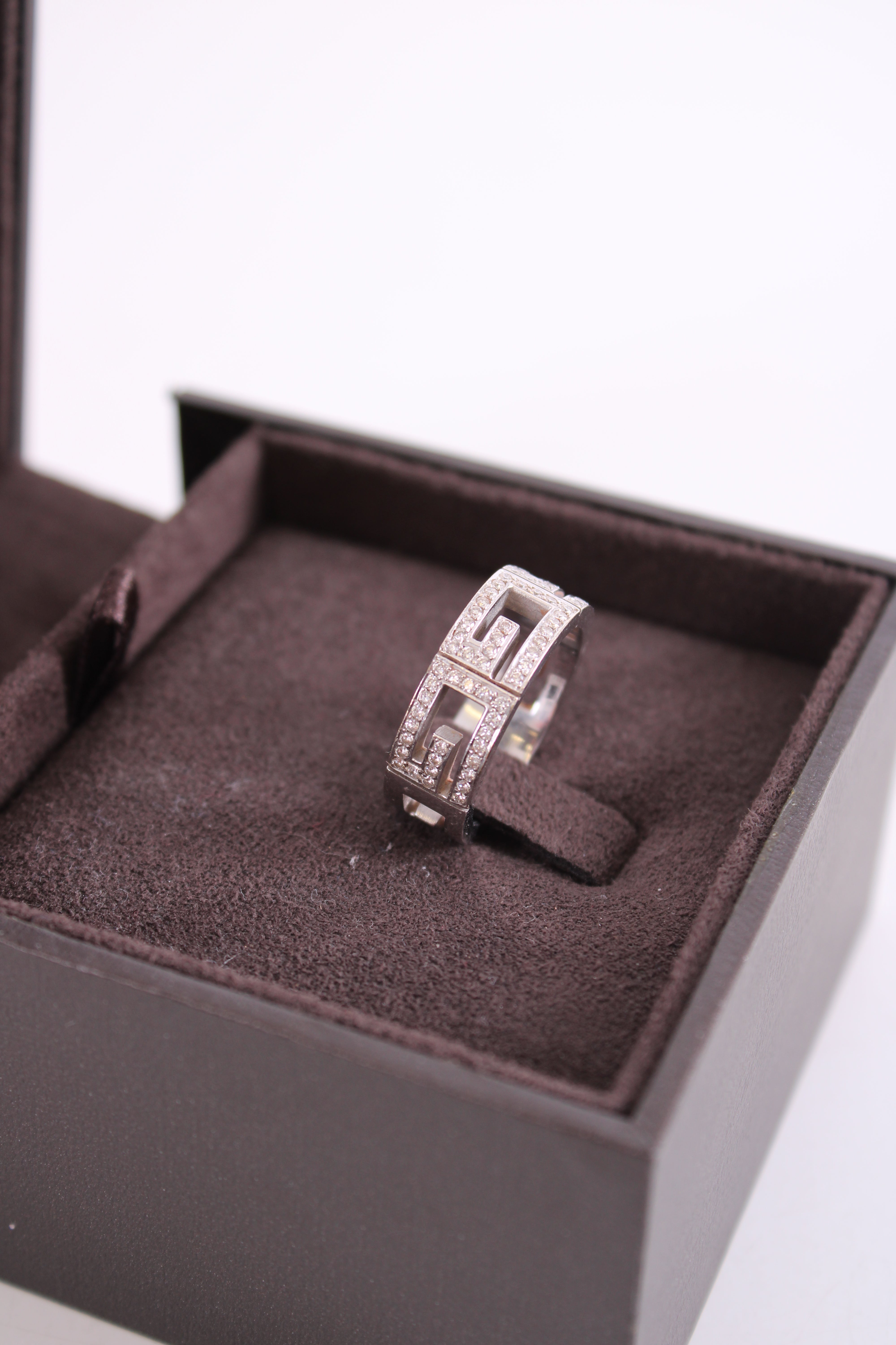 Gucci G Ring White Gold & Diamond Size 15