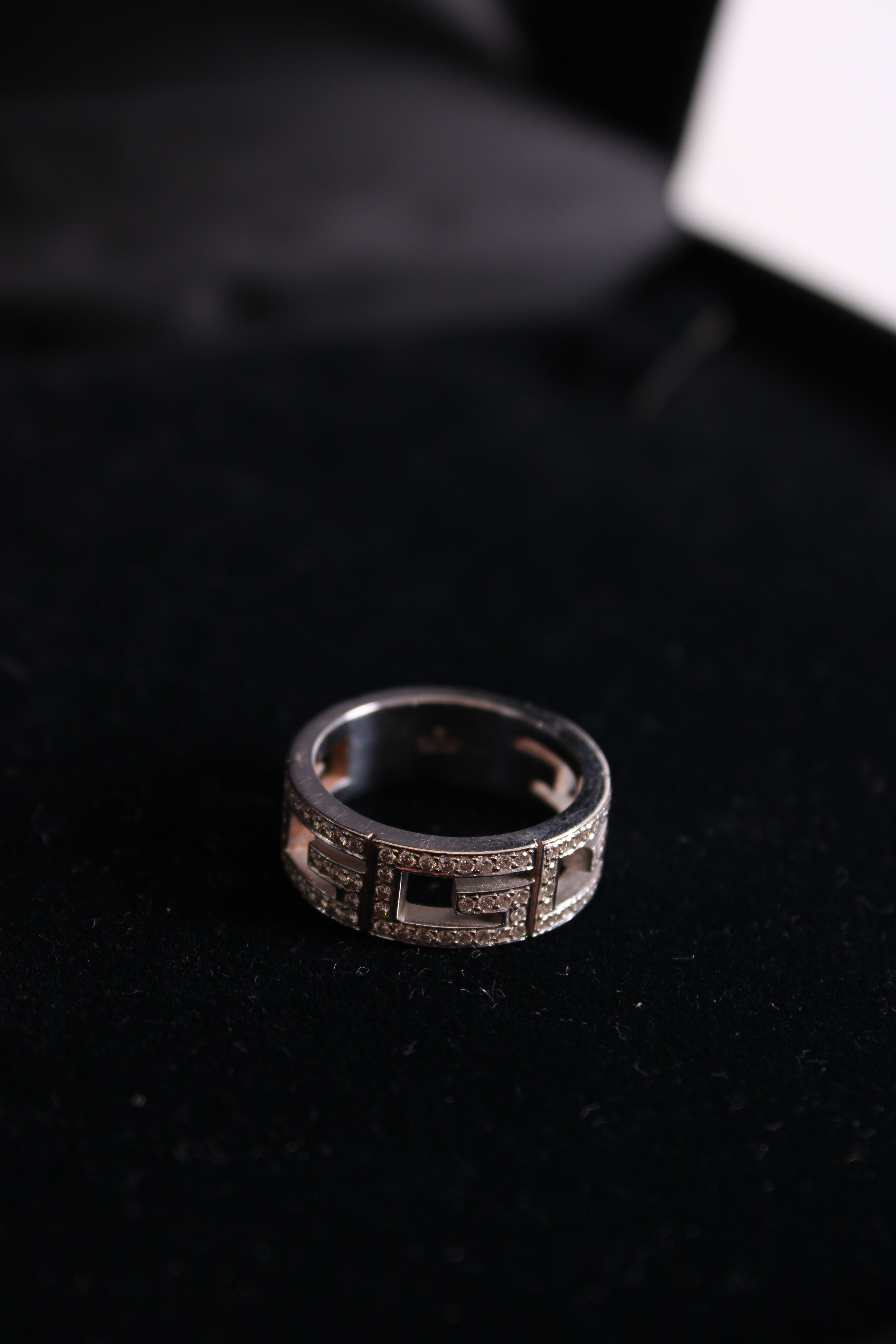 Gucci G Ring White Gold & Diamond Size 15