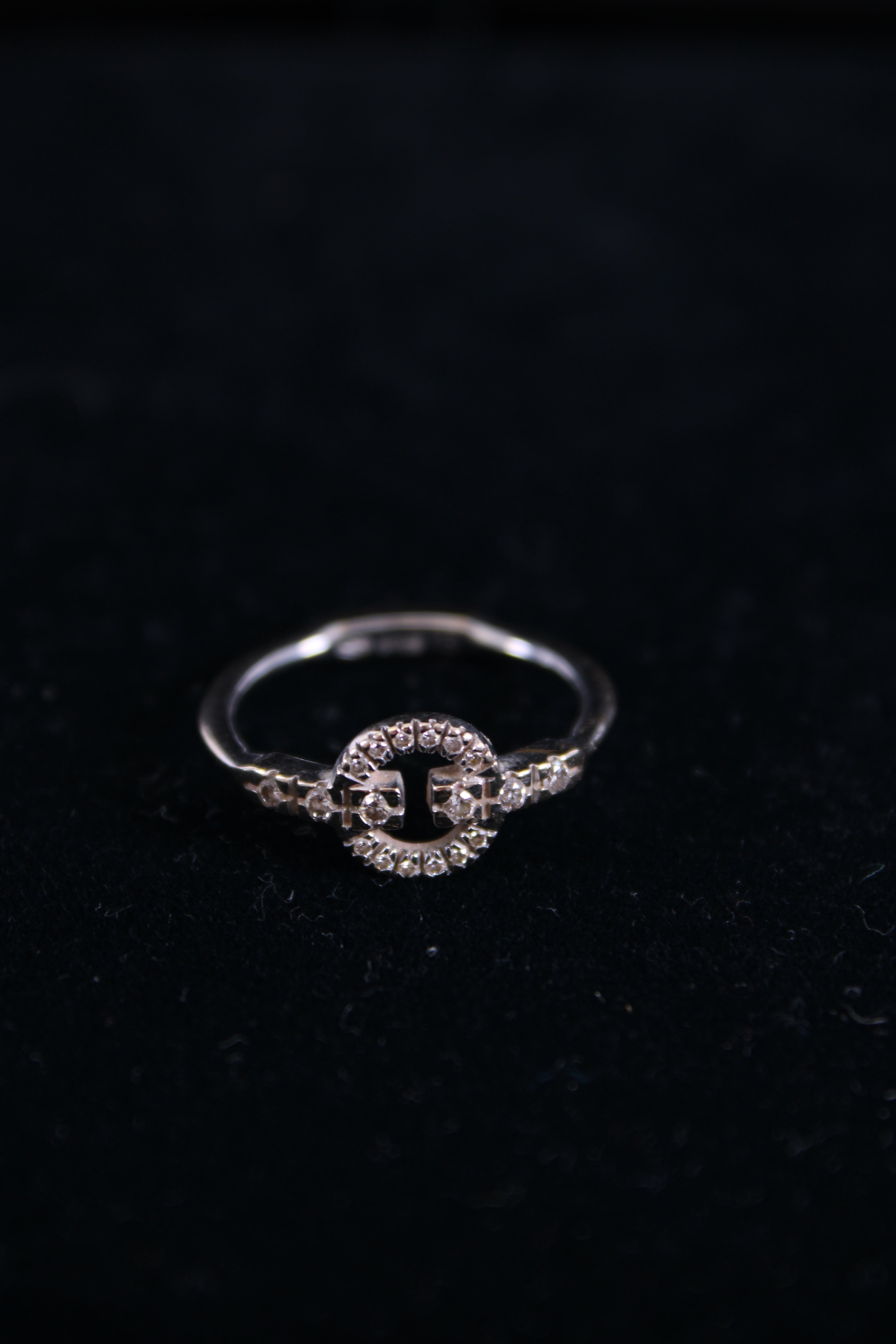 Gucci 18ct White Gold & Diamond Double G Ring 18ct White Gold 15