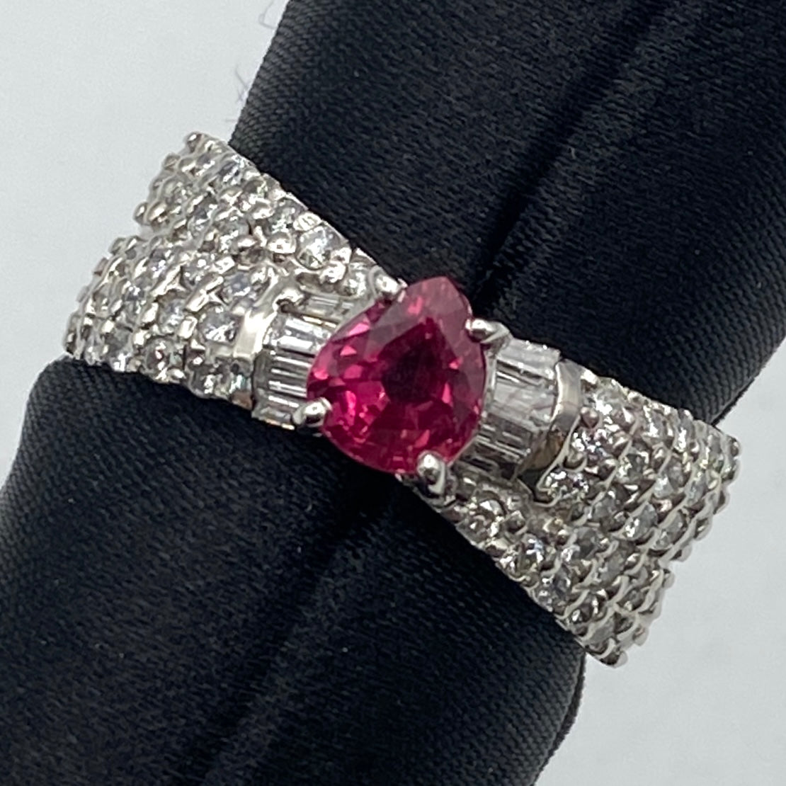 50613 Pt900 Ruby Ring R1.00 D0.67 Thailand 9.2g FAMILY US6.5