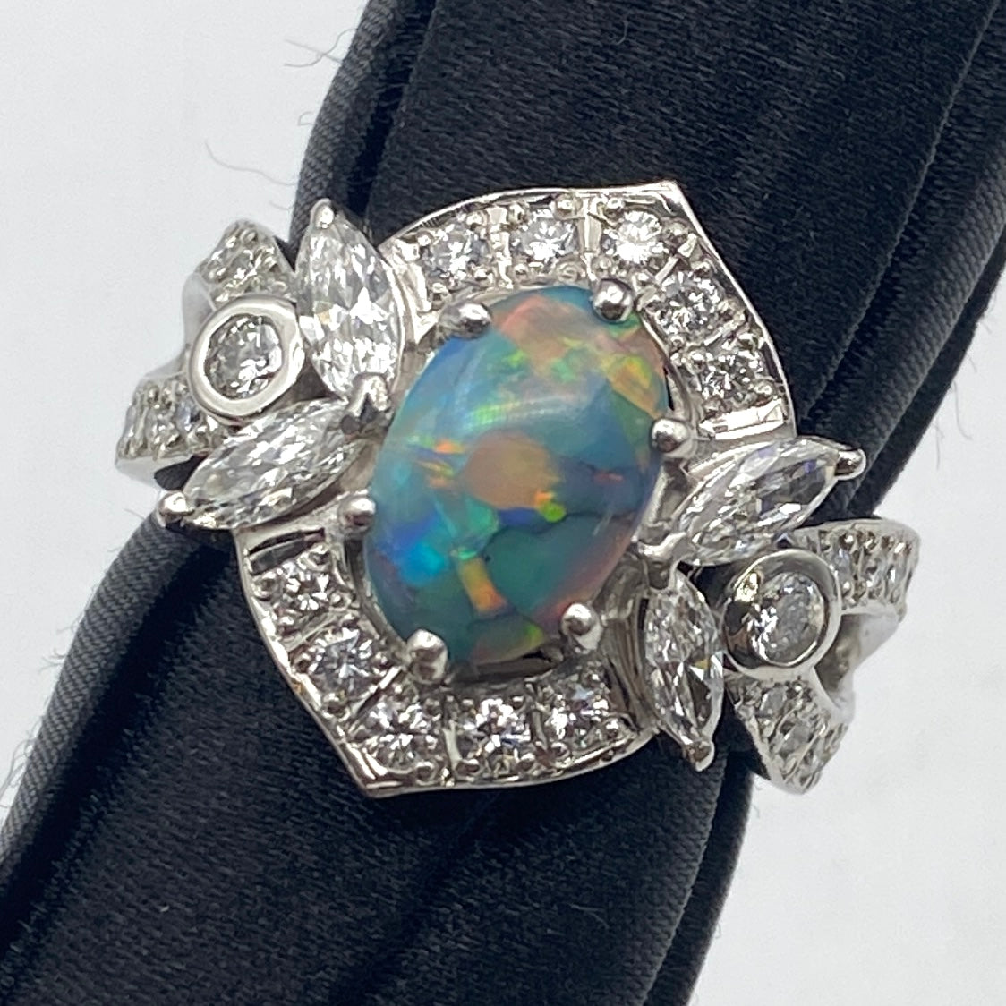 49511 Pt900 Black Opal Ring BOP0.91 D 10.5g GRJ US6