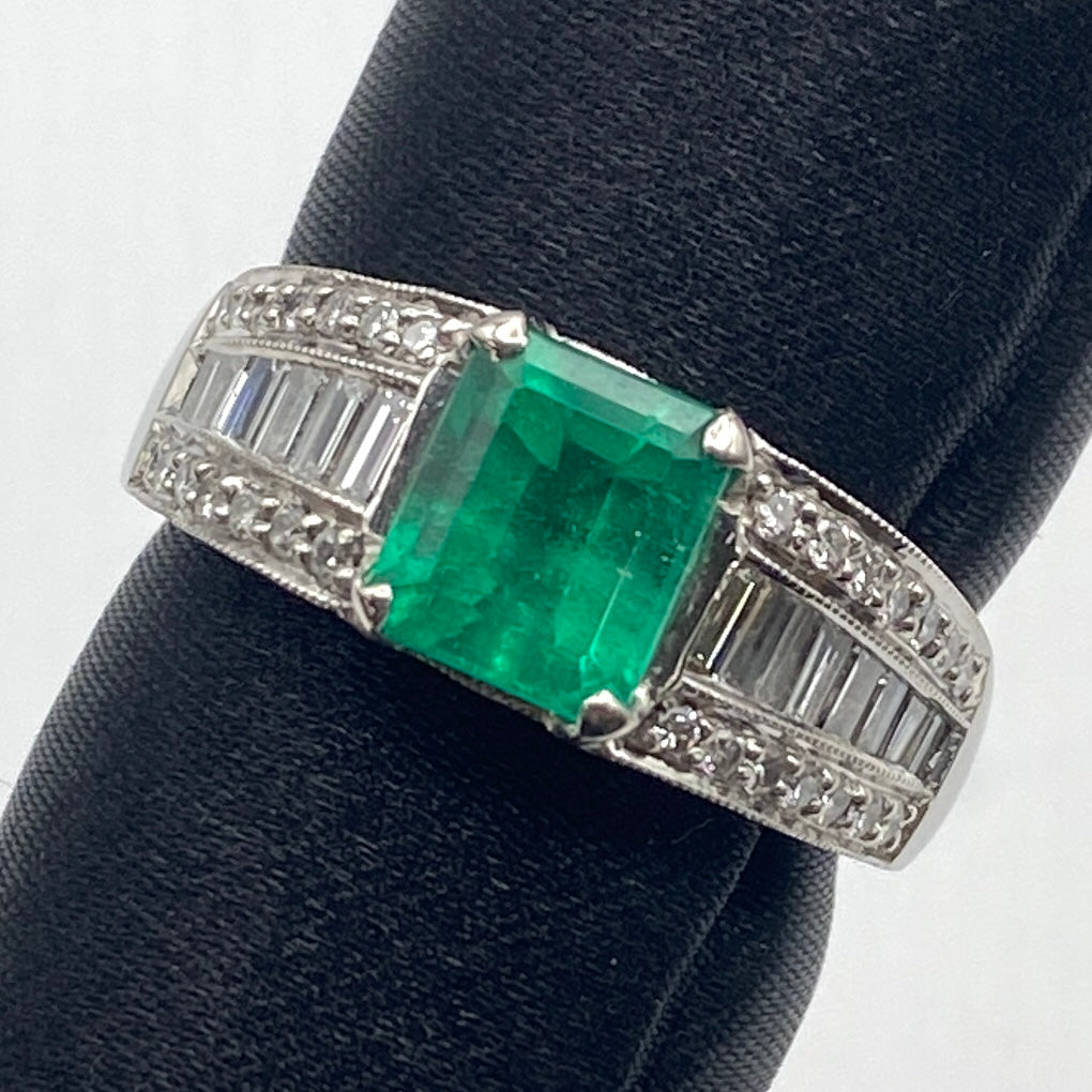 50059 Pt900 Emerald Ring E1.54 D1.06 8.6g China-soviet US6.5