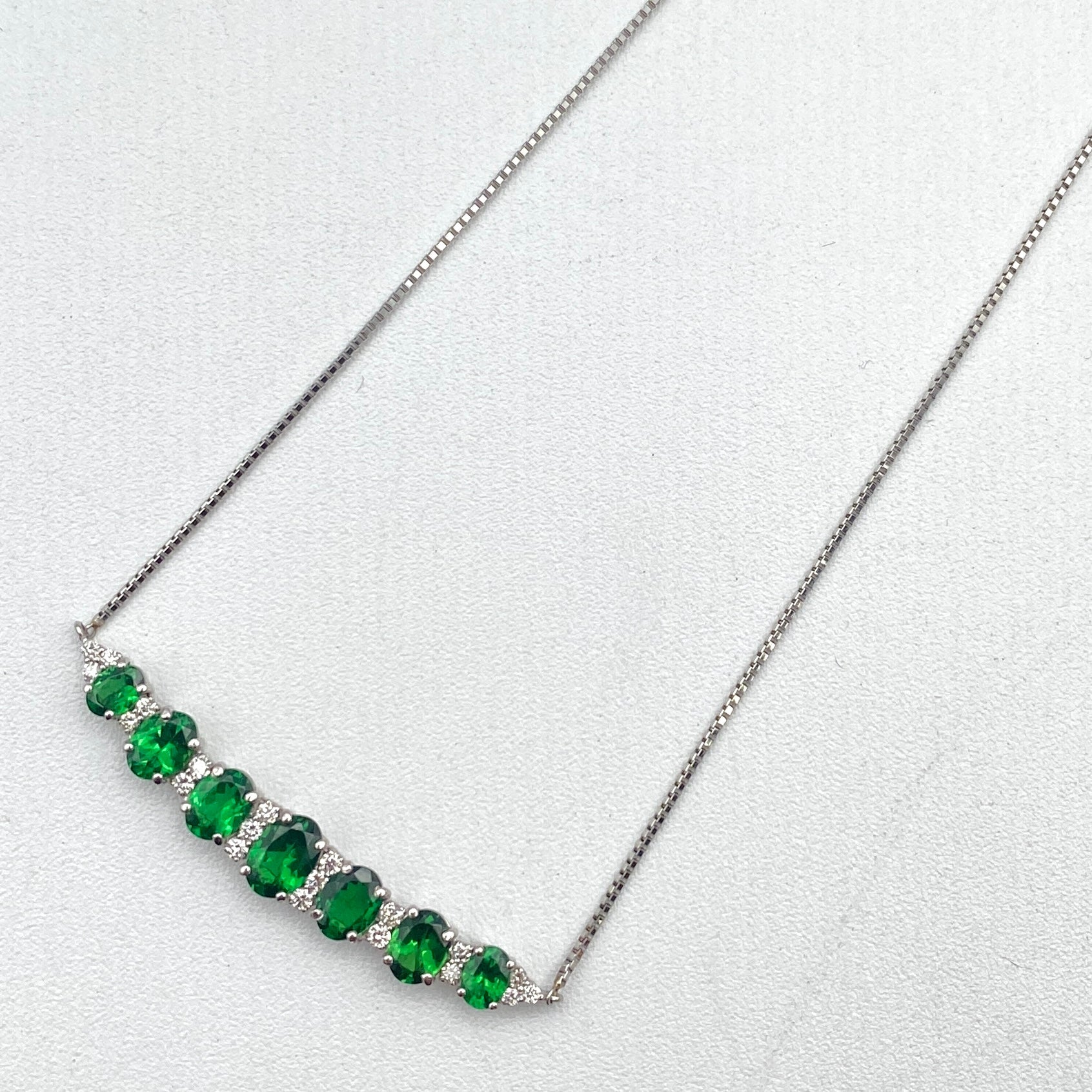 50454 Pt950/Pt850 Garnet Necklace GA2.00 D0.18 5.3g