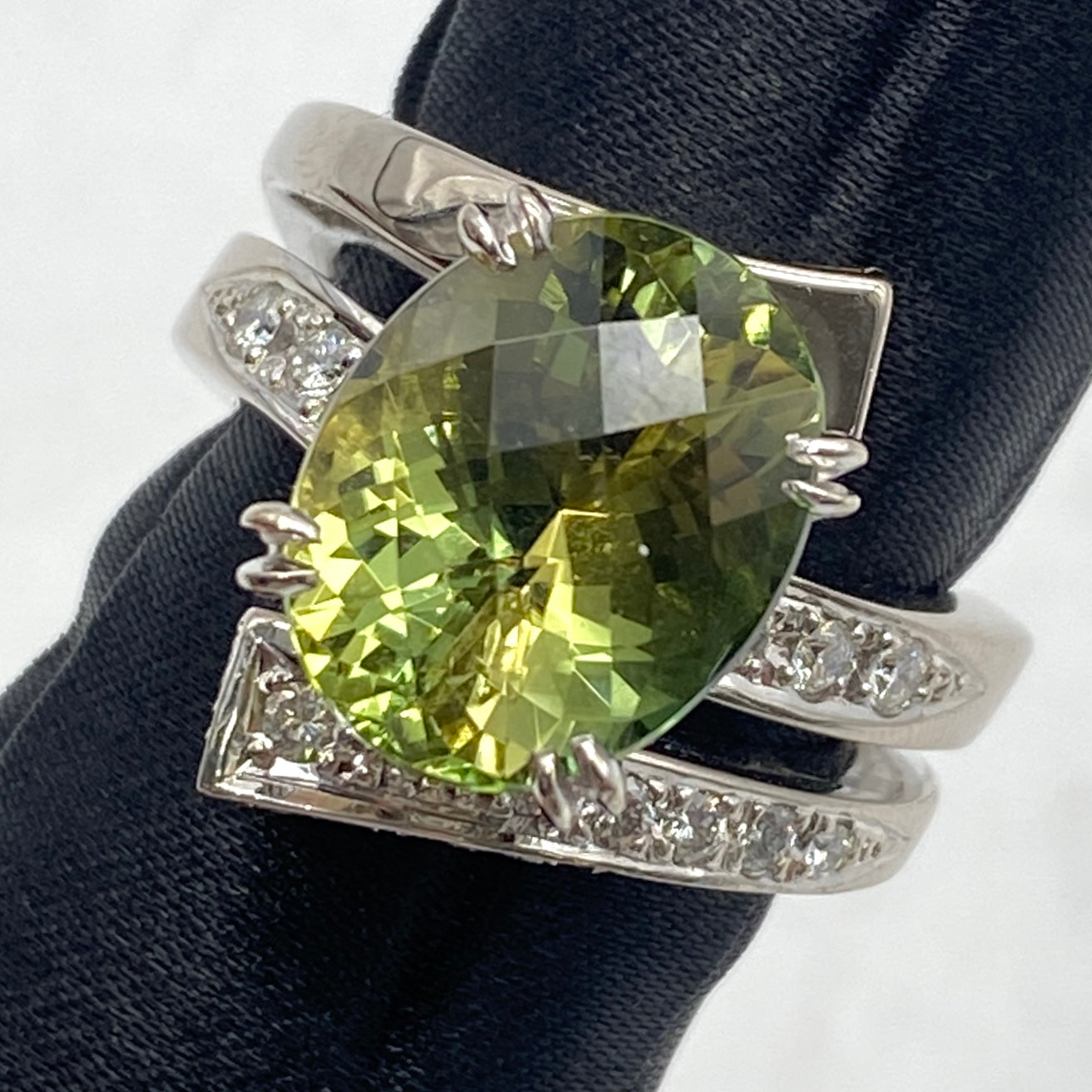 25-28372-0 K18WG Tourmaline Ring TM 7.50 DA 0.62 18.2g Center So Normal