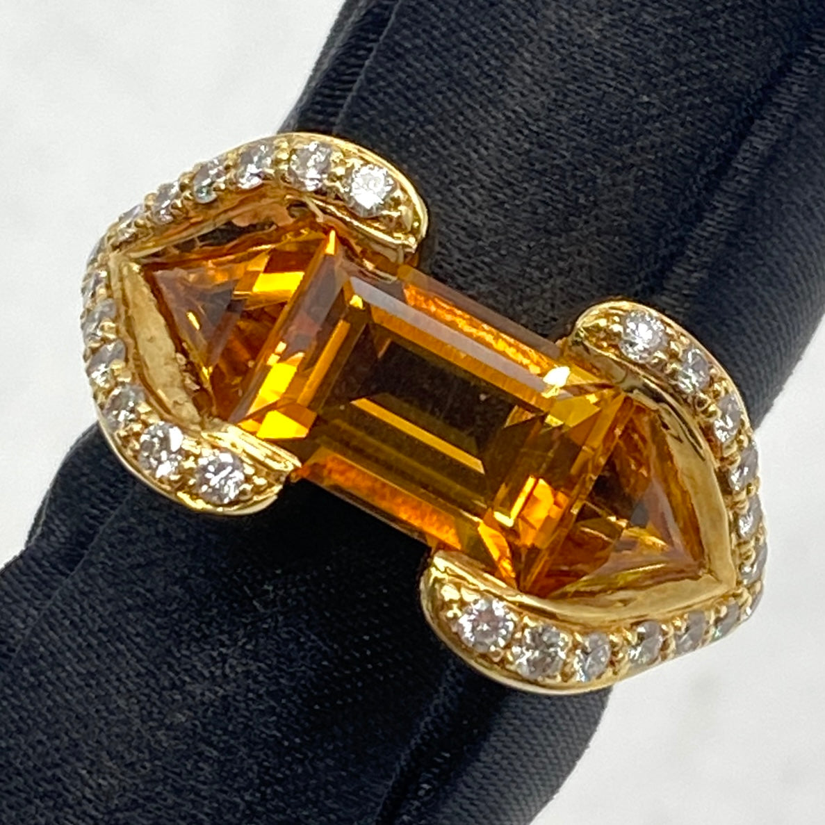 25-51031-0 K18 Citrine Ring, Caratchi, CI 3.75, DA 0.50, 13.2g
