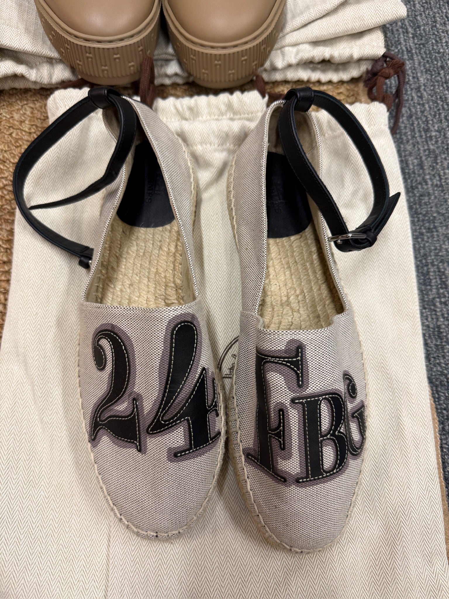EU38 - Hermès 24 Faubourg Espadrilles – NEW