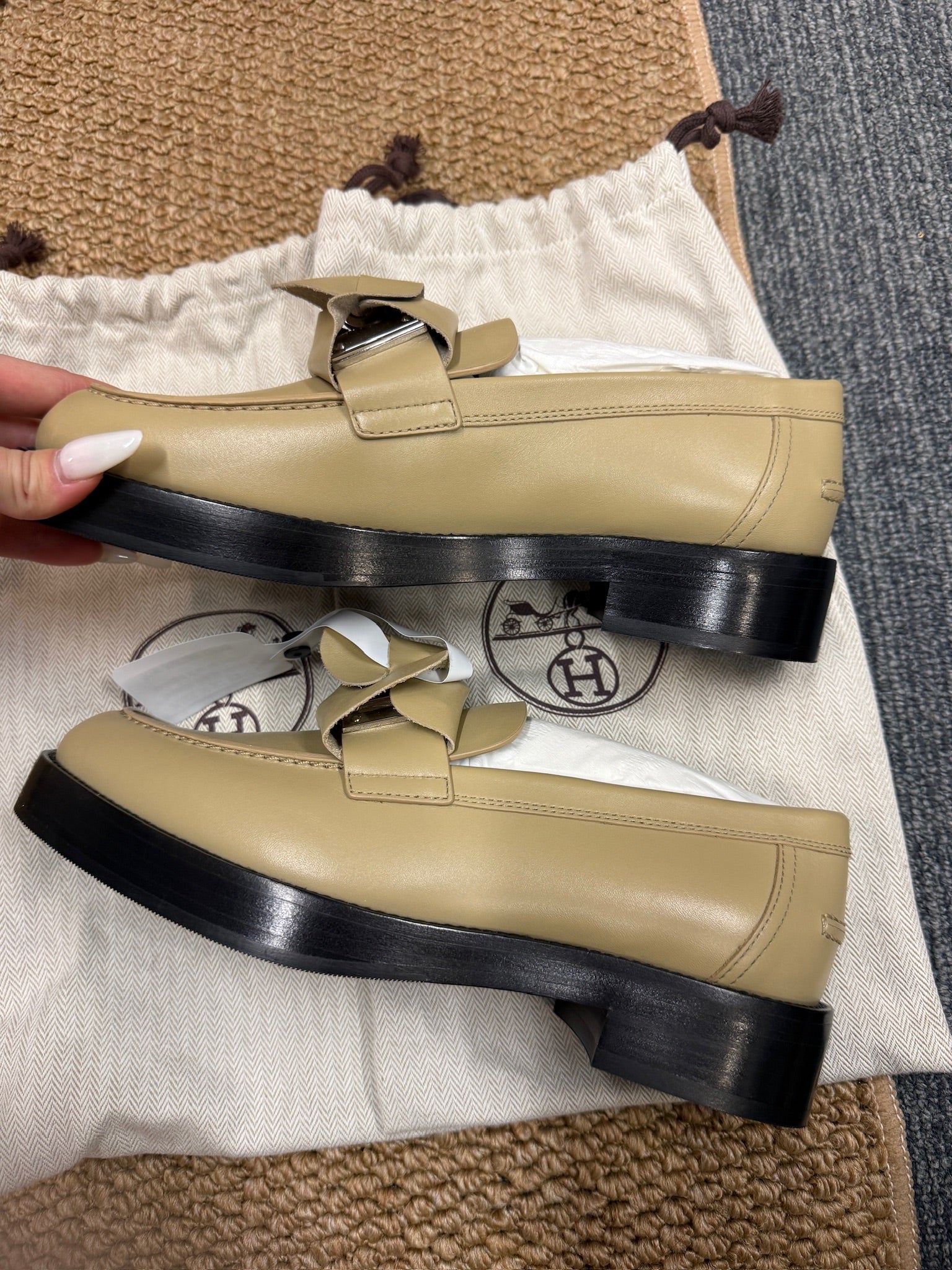 EU37-Hermès Leather Loafers – NEW
